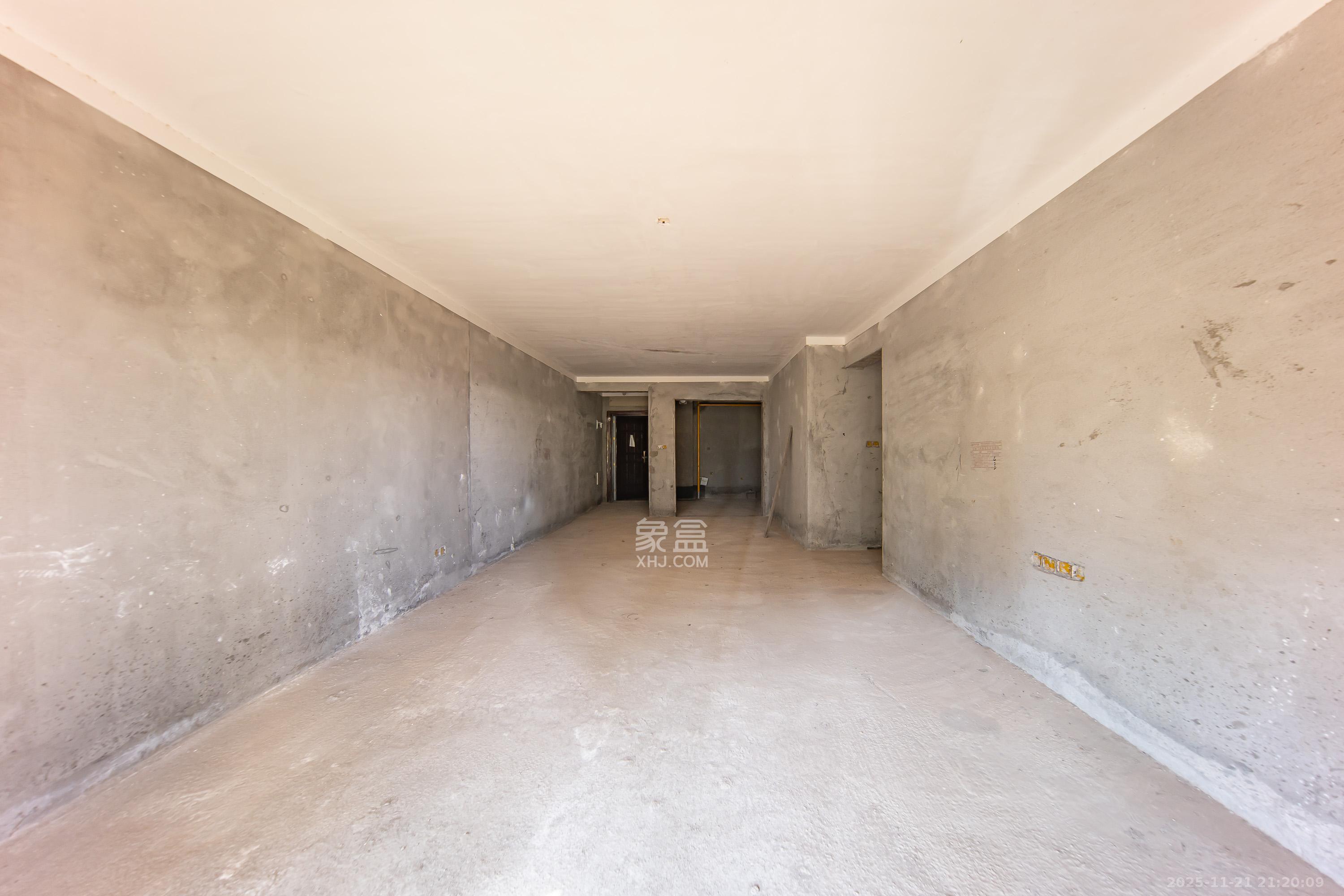 梦想滨江左岸 4室2厅2卫 100.0万 梦想滨江左岸 4室2厅2卫 100.0万客厅