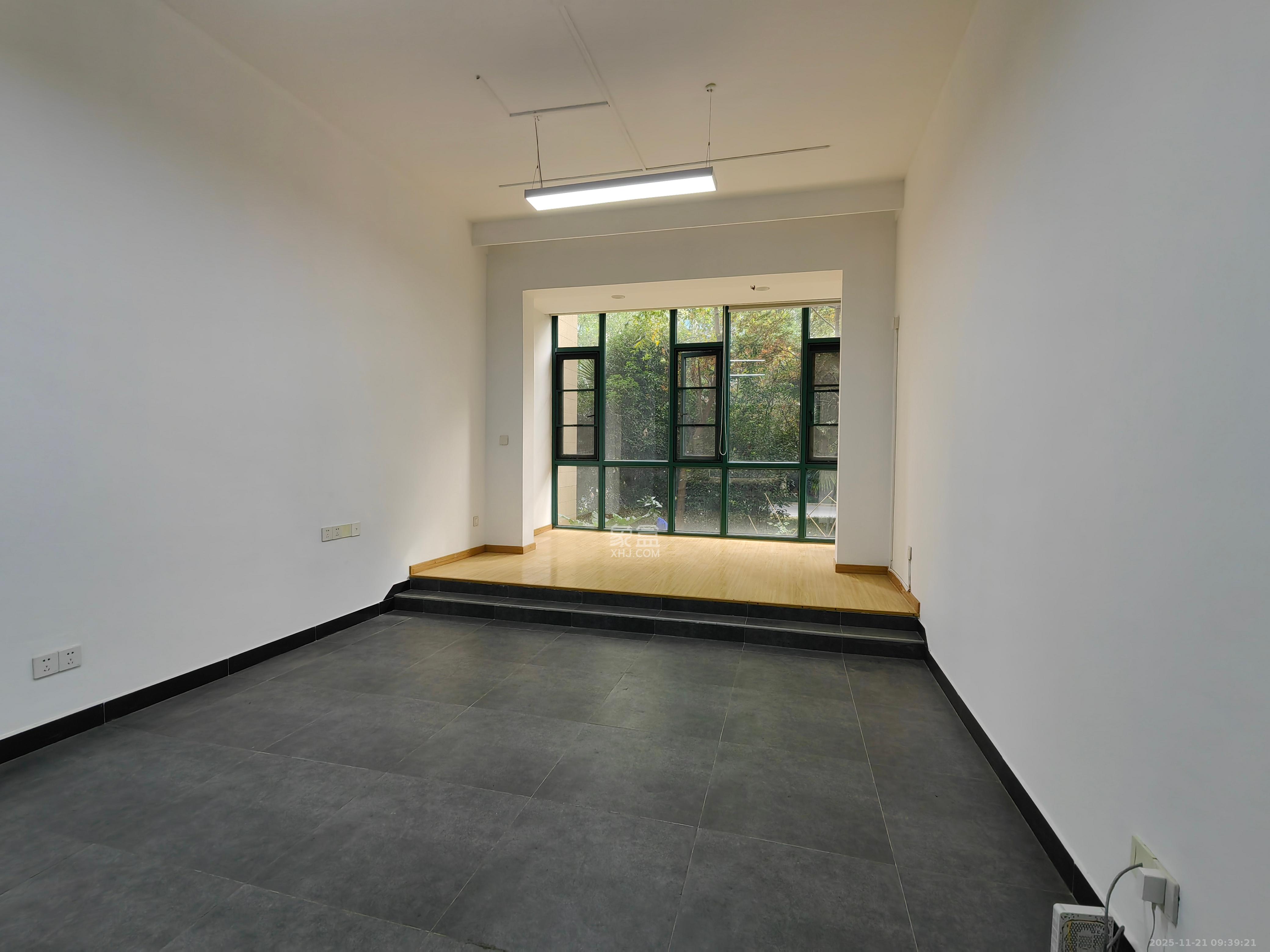 恒大雅苑  3室2厅1卫    3200.0元/月