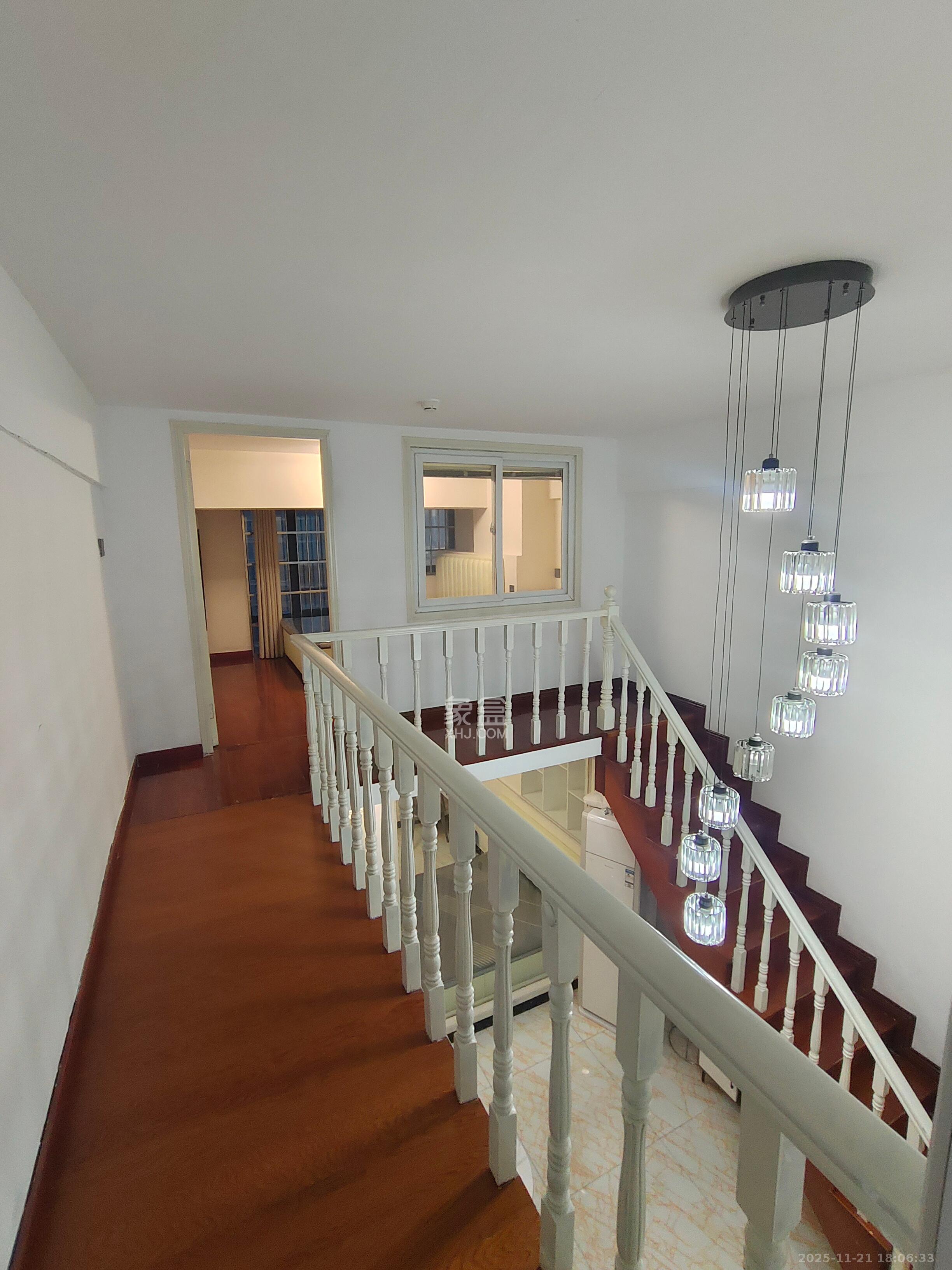 融圣国际  3室1厅1卫    2500.0元/月室内图