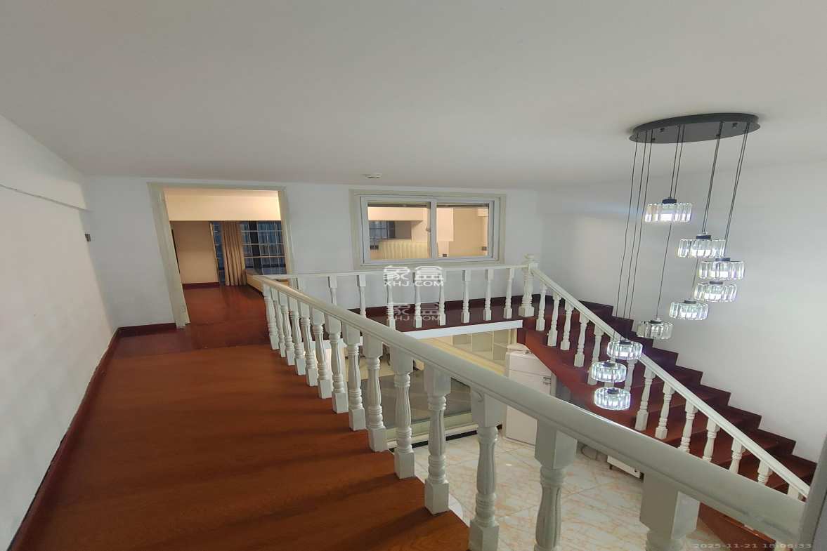 融圣国际 3室1厅1卫 2500.0元/月 融圣国际 3室1厅1卫 2500.0元/月室内图