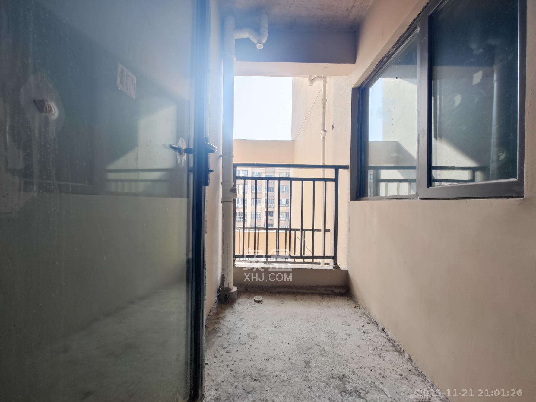 潇湘名城(新里程潇湘名城) 3室2厅1卫 88.0万 潇湘名城(新里程潇湘名城) 3室2厅1卫 88.0万阳台