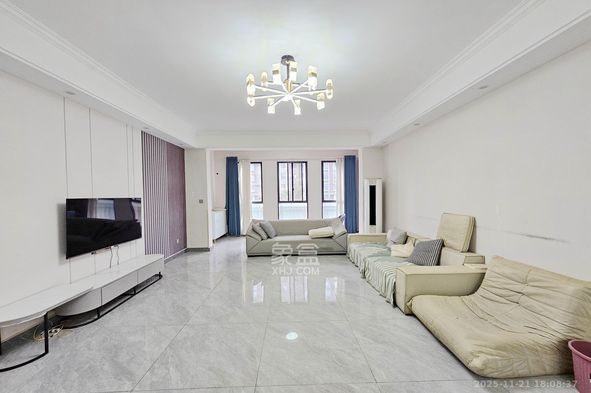 中隆国际御玺 4室2厅3卫 4500.0元/月 中隆国际御玺 4室2厅3卫 4500.0元/月室内图