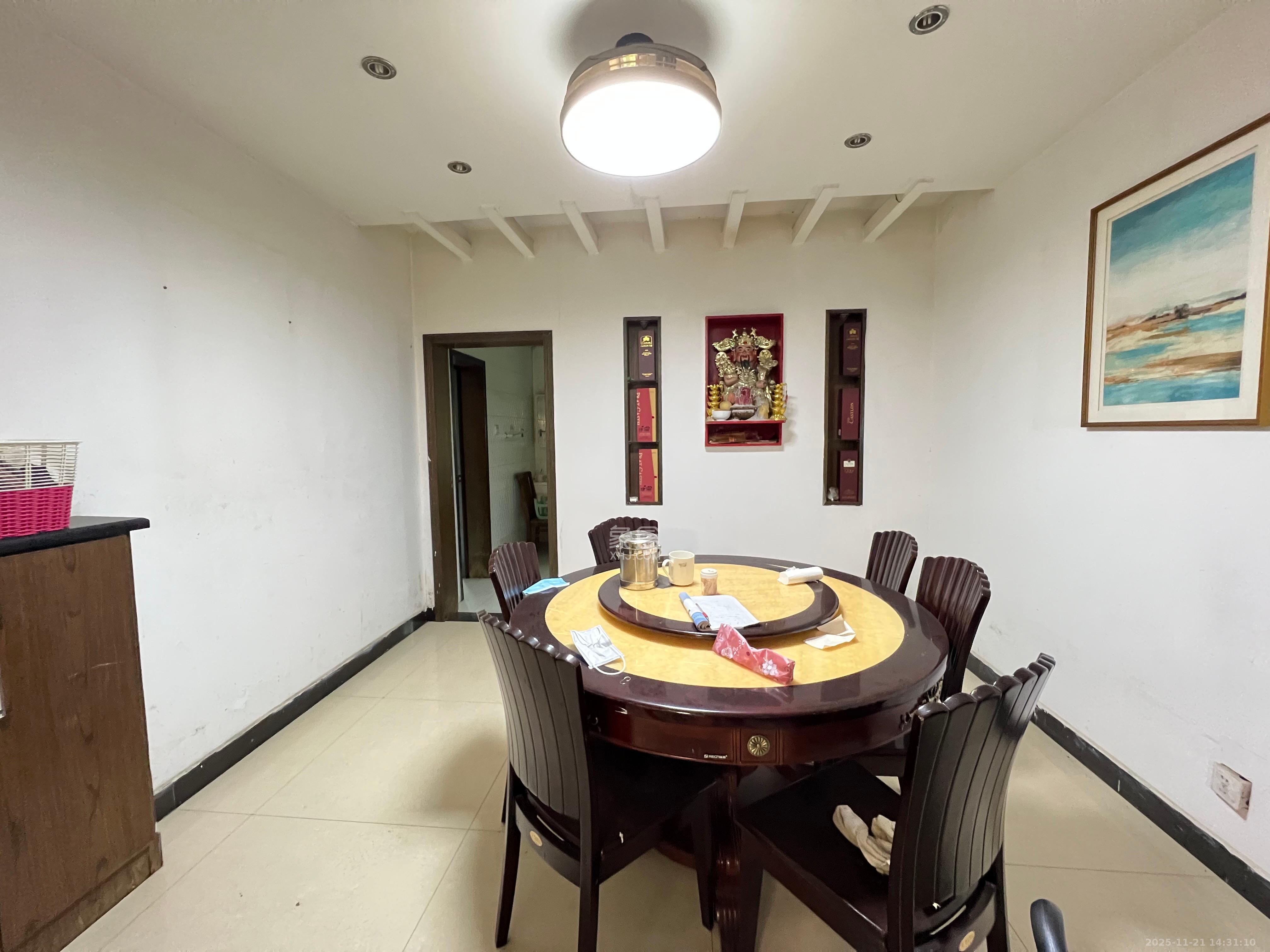 德政园 4室2厅2卫 3800.0元/月 德政园 4室2厅2卫 3800.0元/月室内图