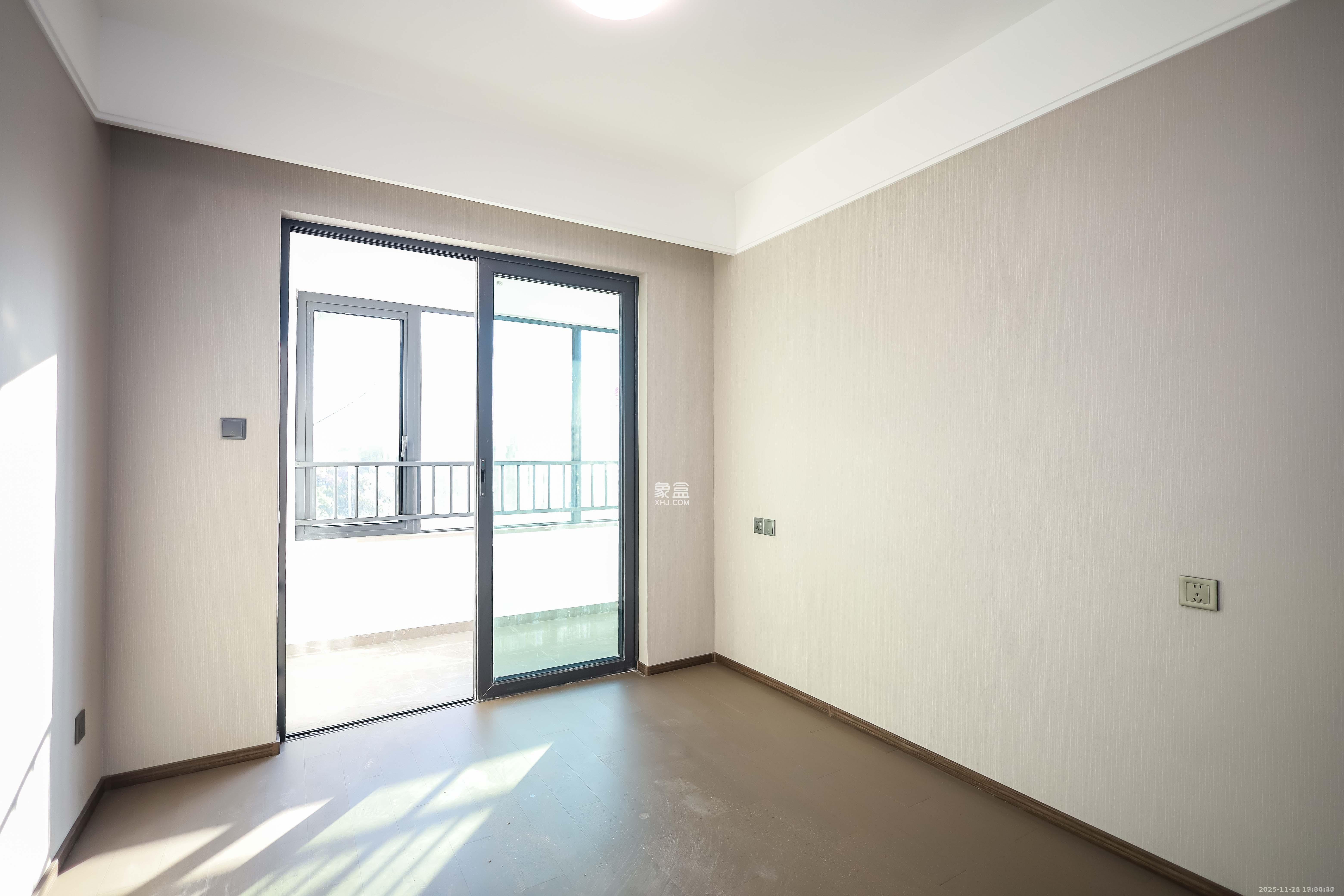 龙湖舜山府 3室2厅2卫 2900.0元/月 龙湖舜山府 3室2厅2卫 2900.0元/月室内图