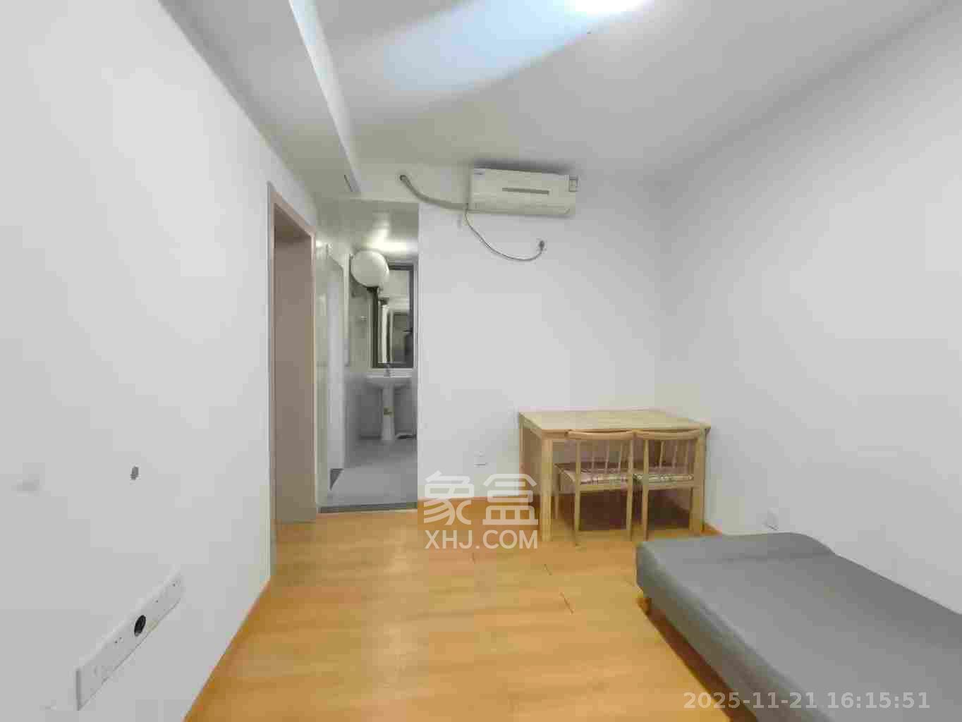 长橡宿舍 1室1厅1卫 1000.0元/月 长橡宿舍 1室1厅1卫 1000.0元/月室内图