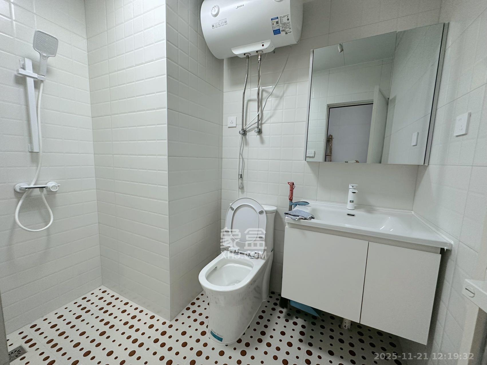 华润置地中心  1室1厅1卫    2500.0元/月室内图