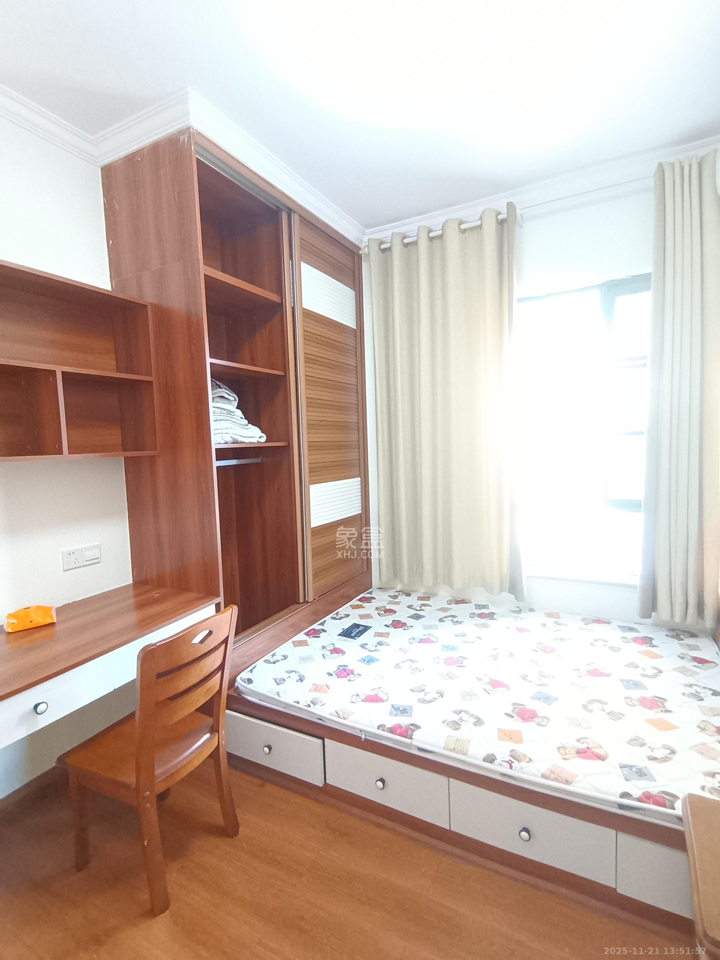 才子城  3室2厅1卫    1600.0元/月室内图