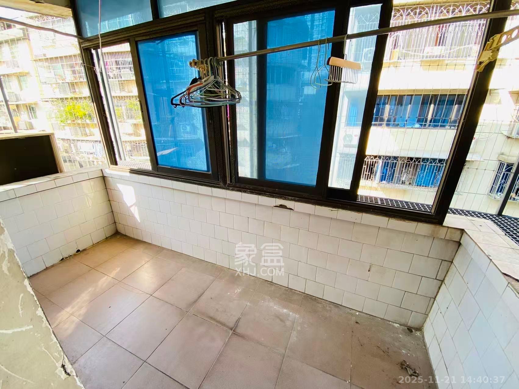 向家湾社区(含富湘公寓) 2室1厅1卫 1300.0元/月 向家湾社区(含富湘公寓) 2室1厅1卫 1300.0元/月室内图