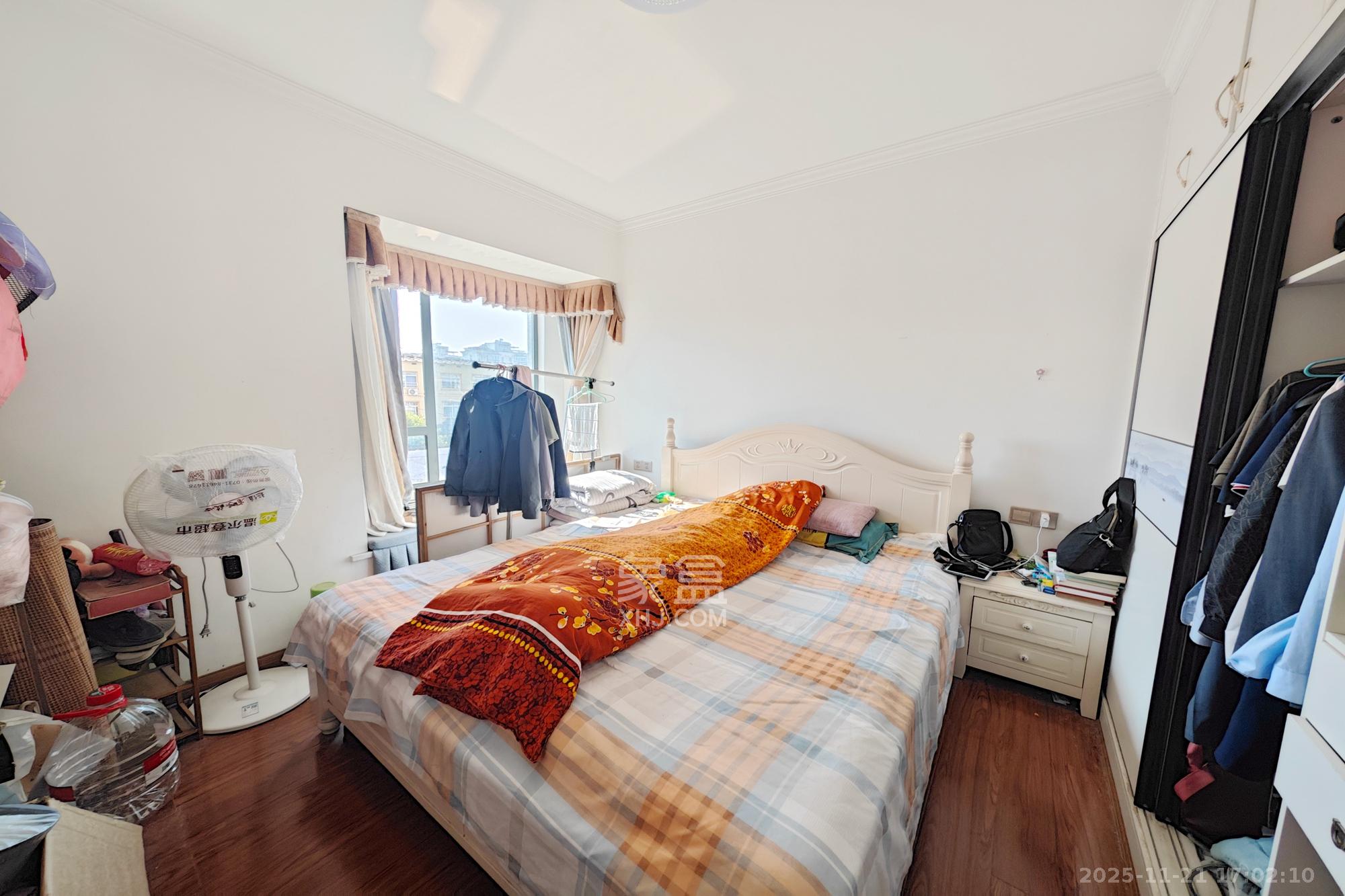 建发中央悦府  3室2厅1卫    115.0万卧室