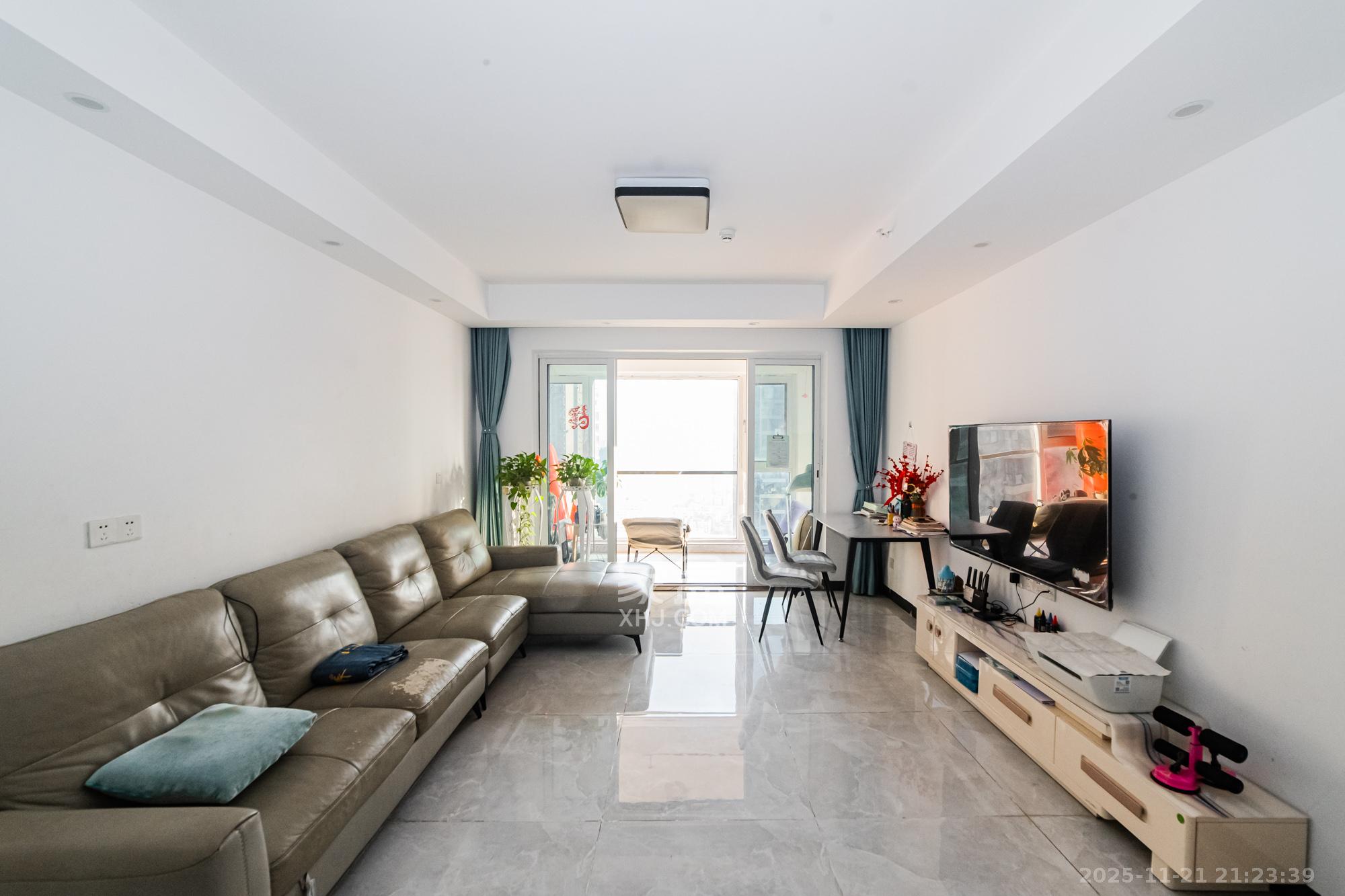 北辰三角洲C3区 3室2厅2卫 145.0万 北辰三角洲C3区 3室2厅2卫 145.0万客厅