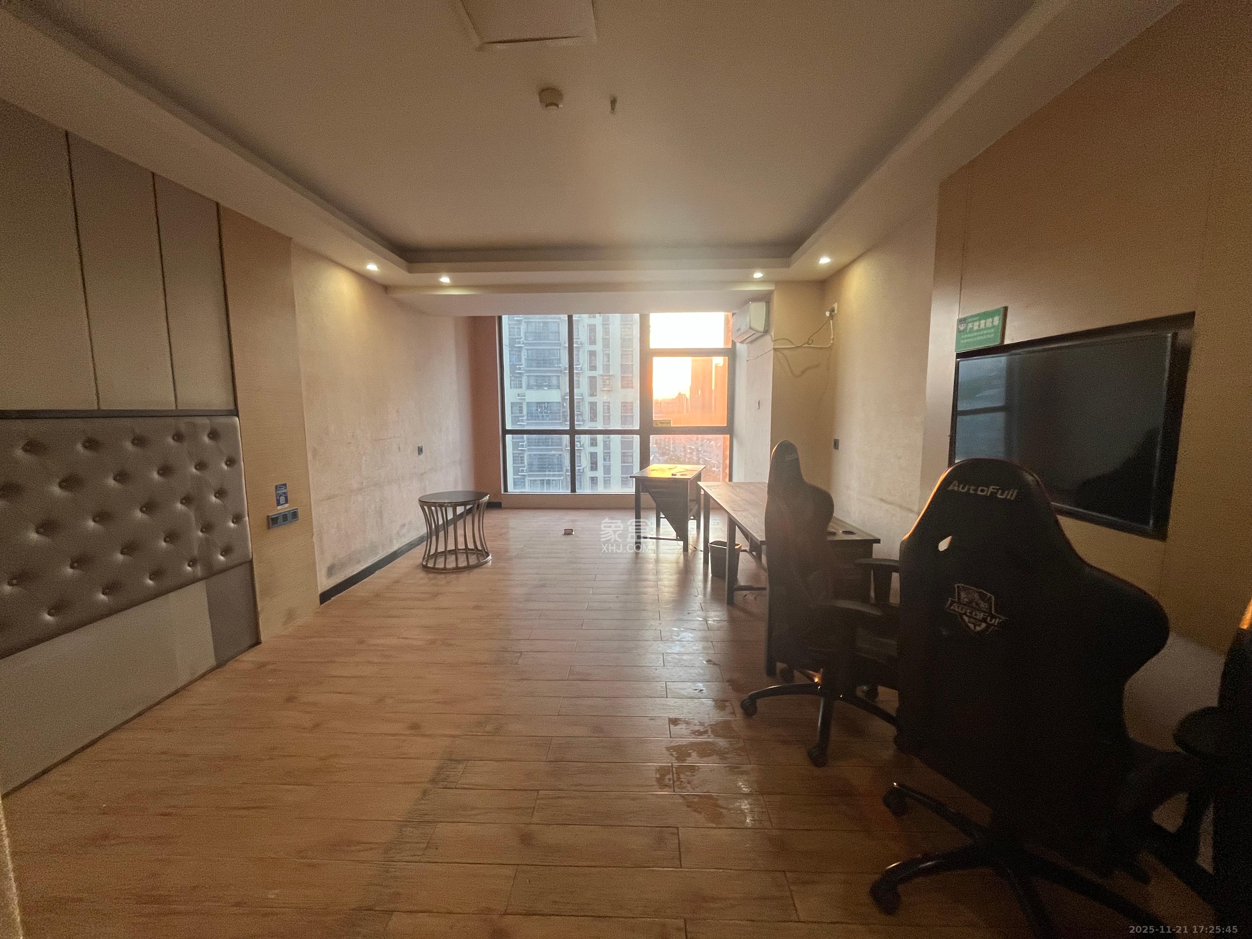 乐尚城  1室1厅1卫    1300.0元/月