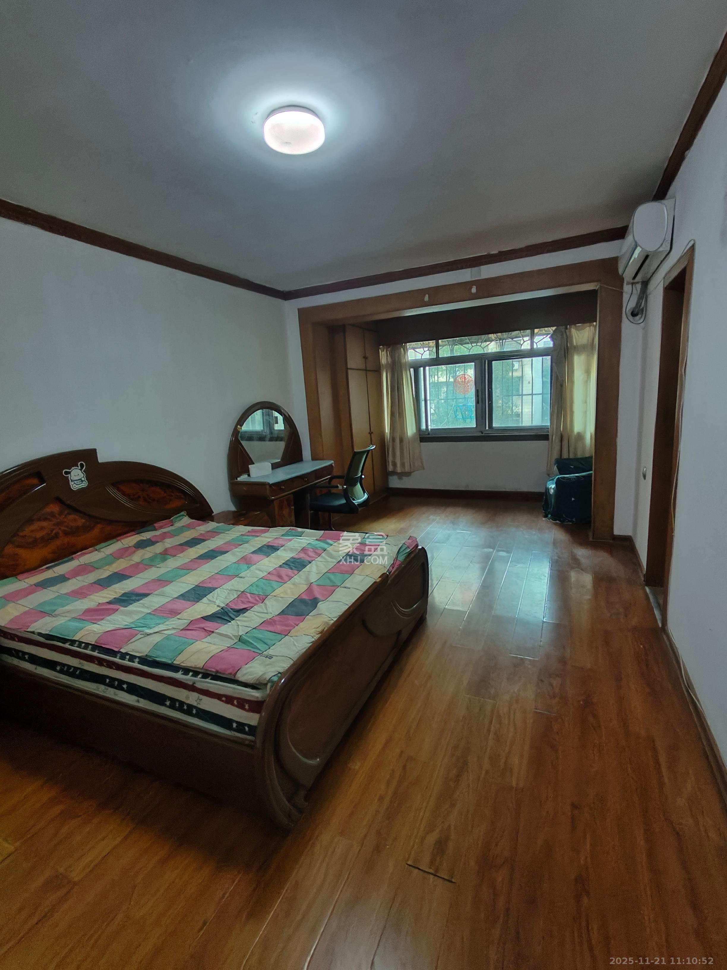 金昌花园  3室2厅2卫    2000.0元/月室内图