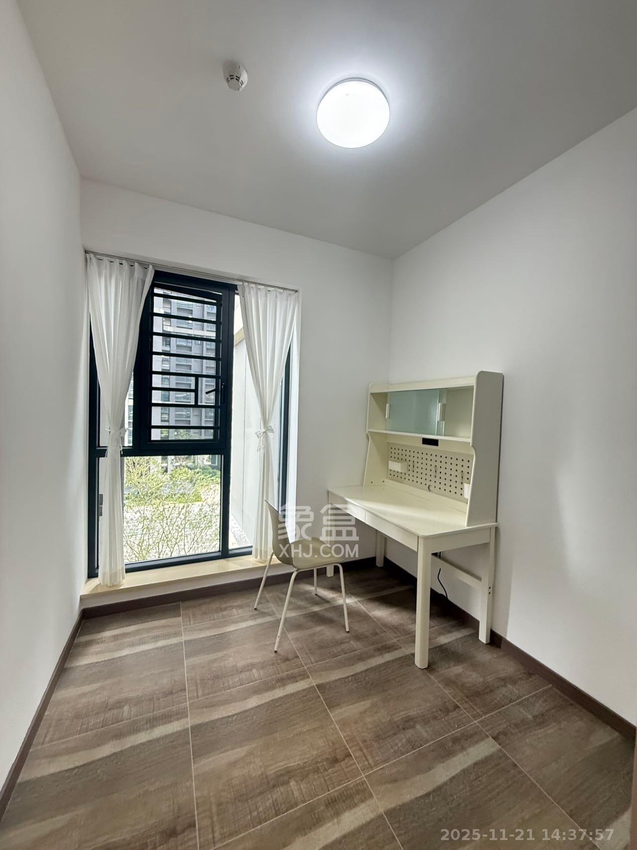 绿地V岛 4室2厅2卫 4500.0元/月 绿地V岛 4室2厅2卫 4500.0元/月室内图