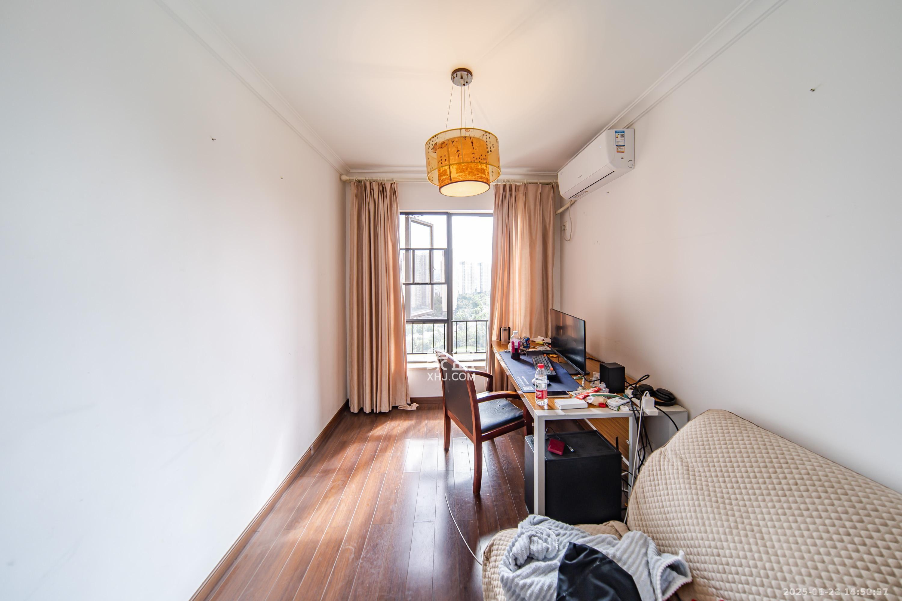 万科白鹭郡  4室2厅2卫    3200.0元/月室内图