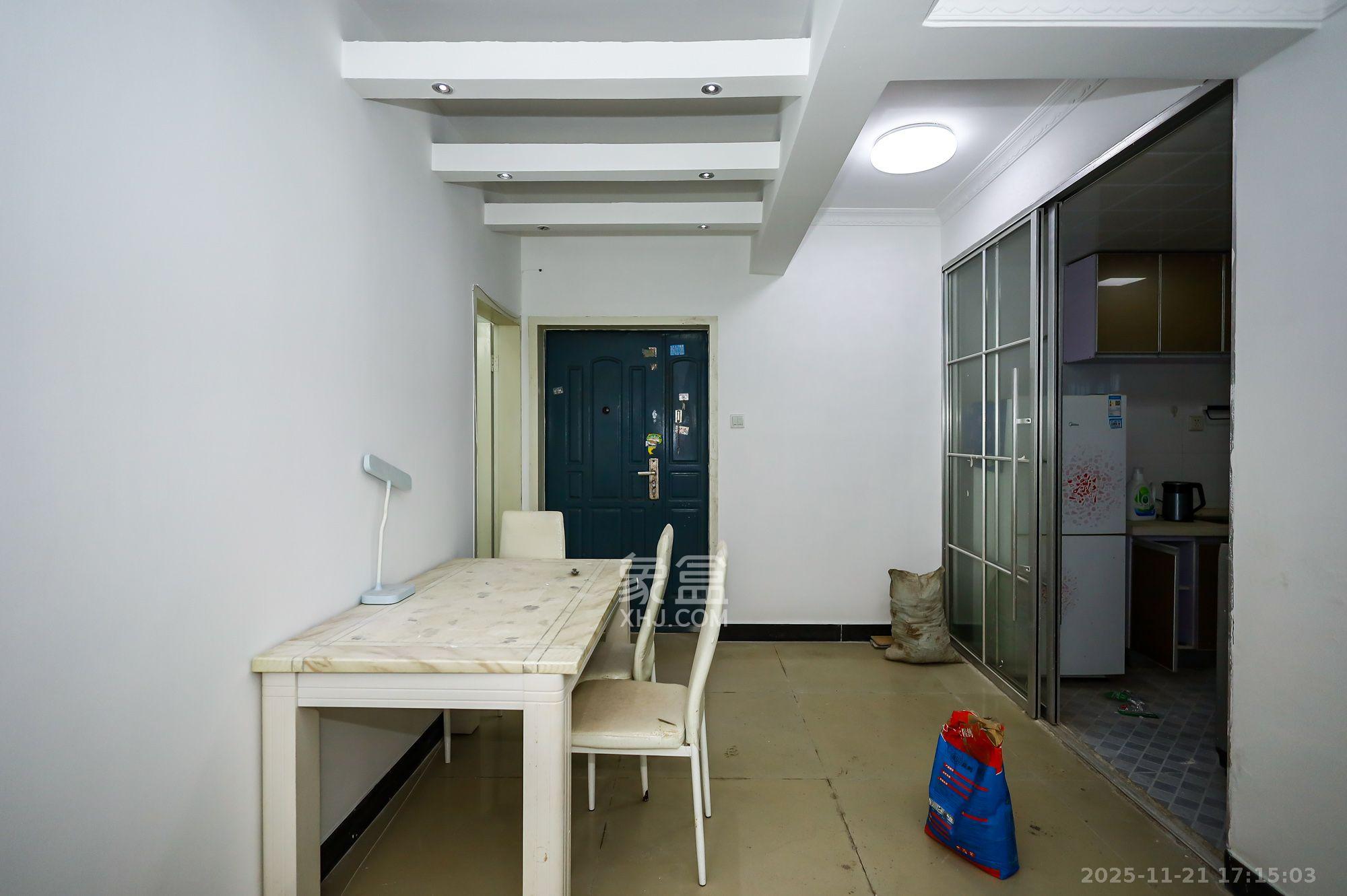 芙蓉蓉苑 2室2厅1卫 2400.0元/月 芙蓉蓉苑 2室2厅1卫 2400.0元/月室内图