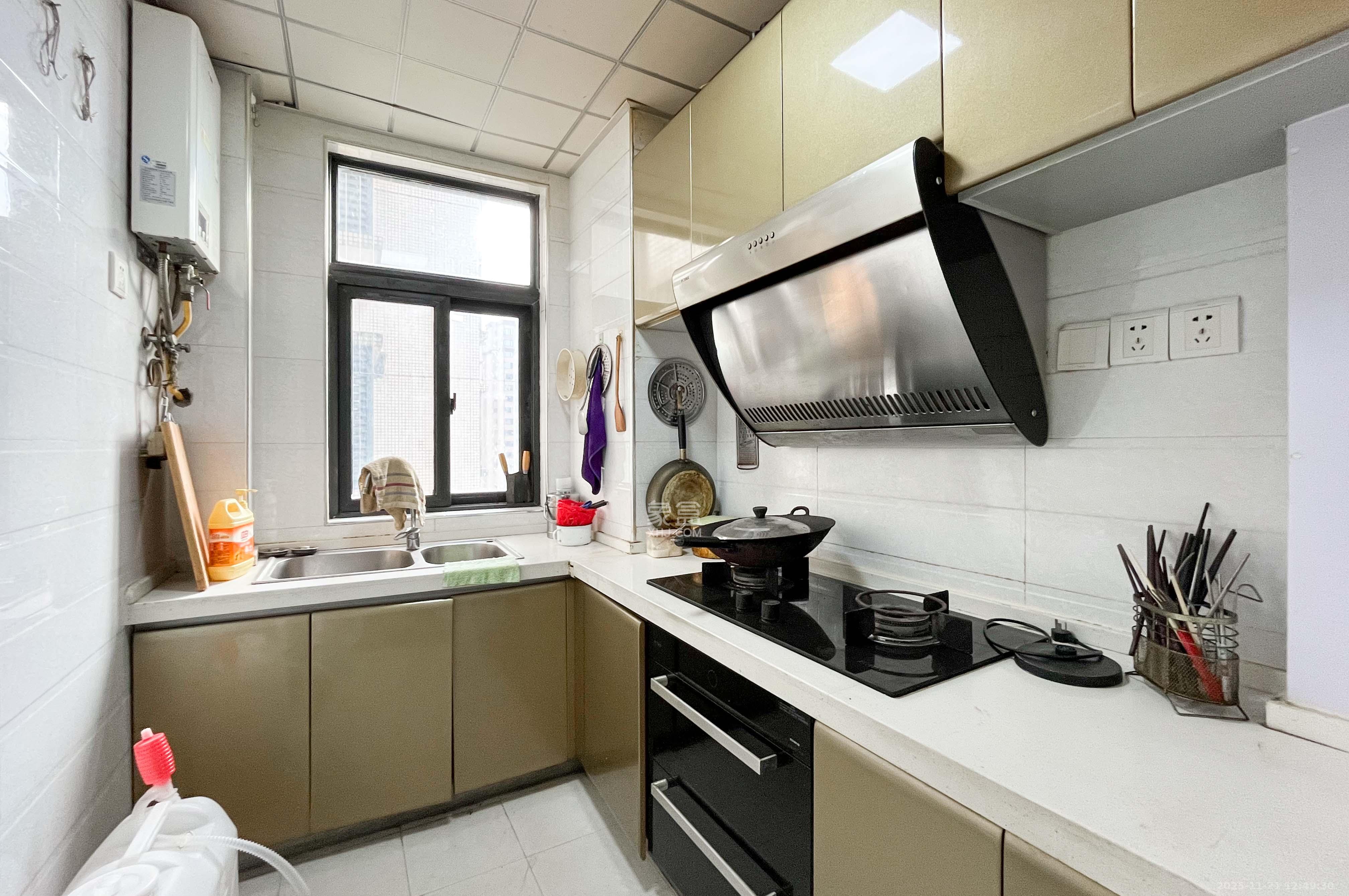 高鑫麓城  3室1厅1卫    89.8万厨房