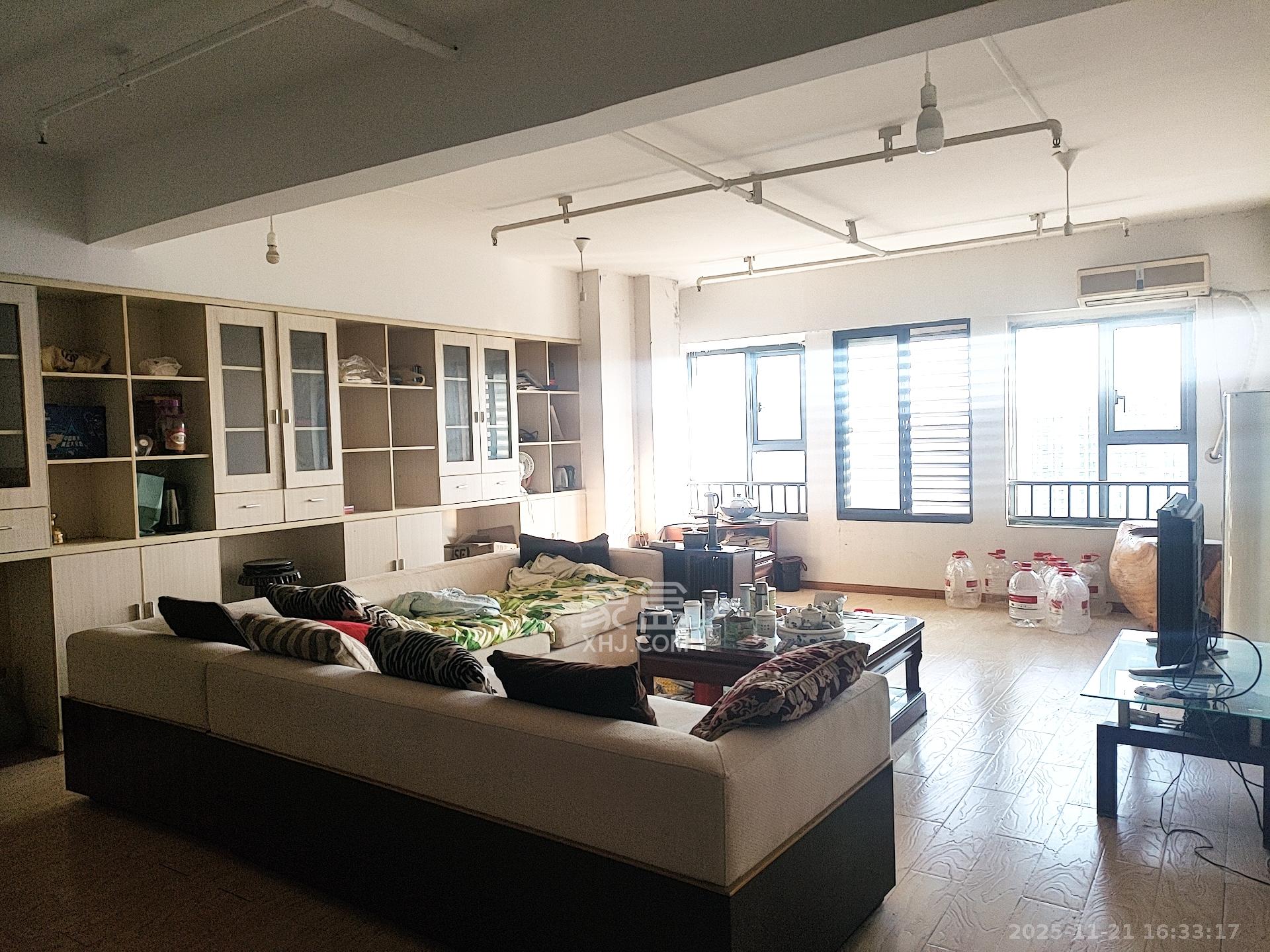 东怡外国(南湖一号) 3室1厅1卫 5600.0元/月 东怡外国(南湖一号) 3室1厅1卫 5600.0元/月室内图