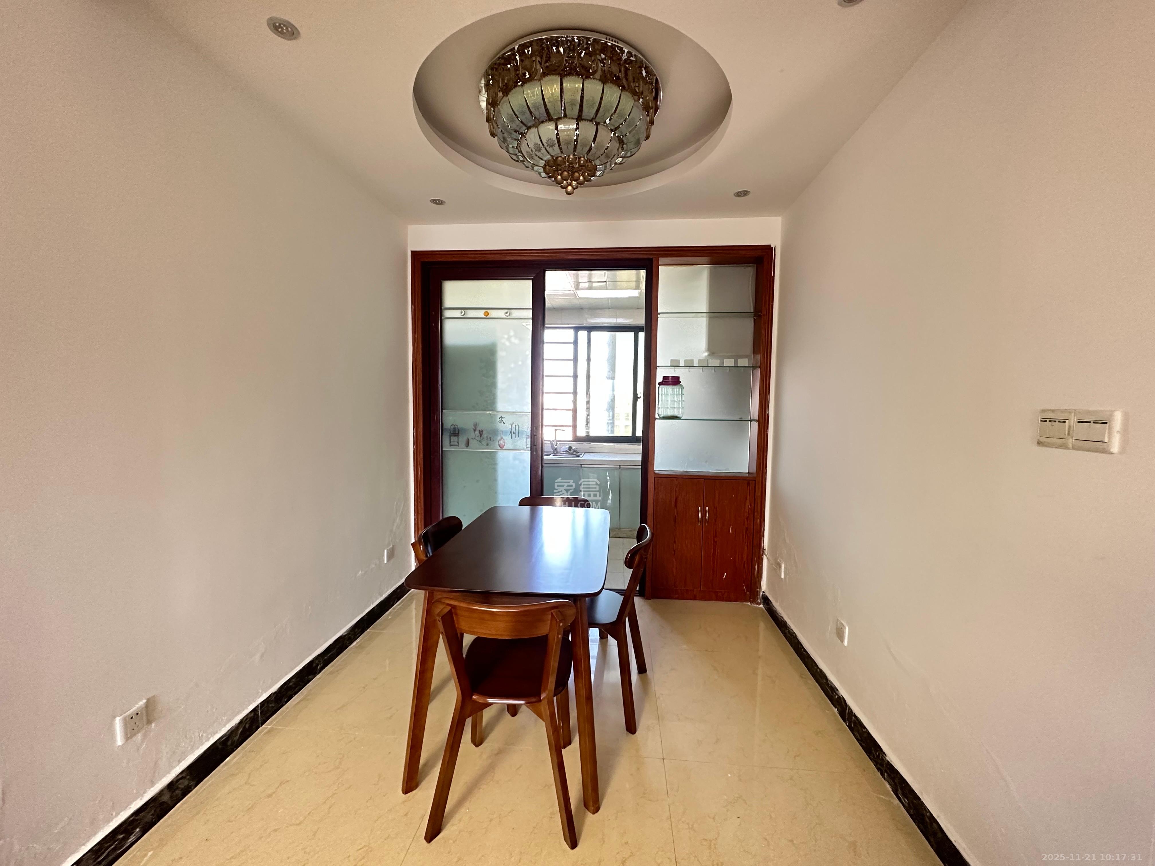 奥克斯广场 3室2厅2卫 3800.0元/月 奥克斯广场 3室2厅2卫 3800.0元/月室内图