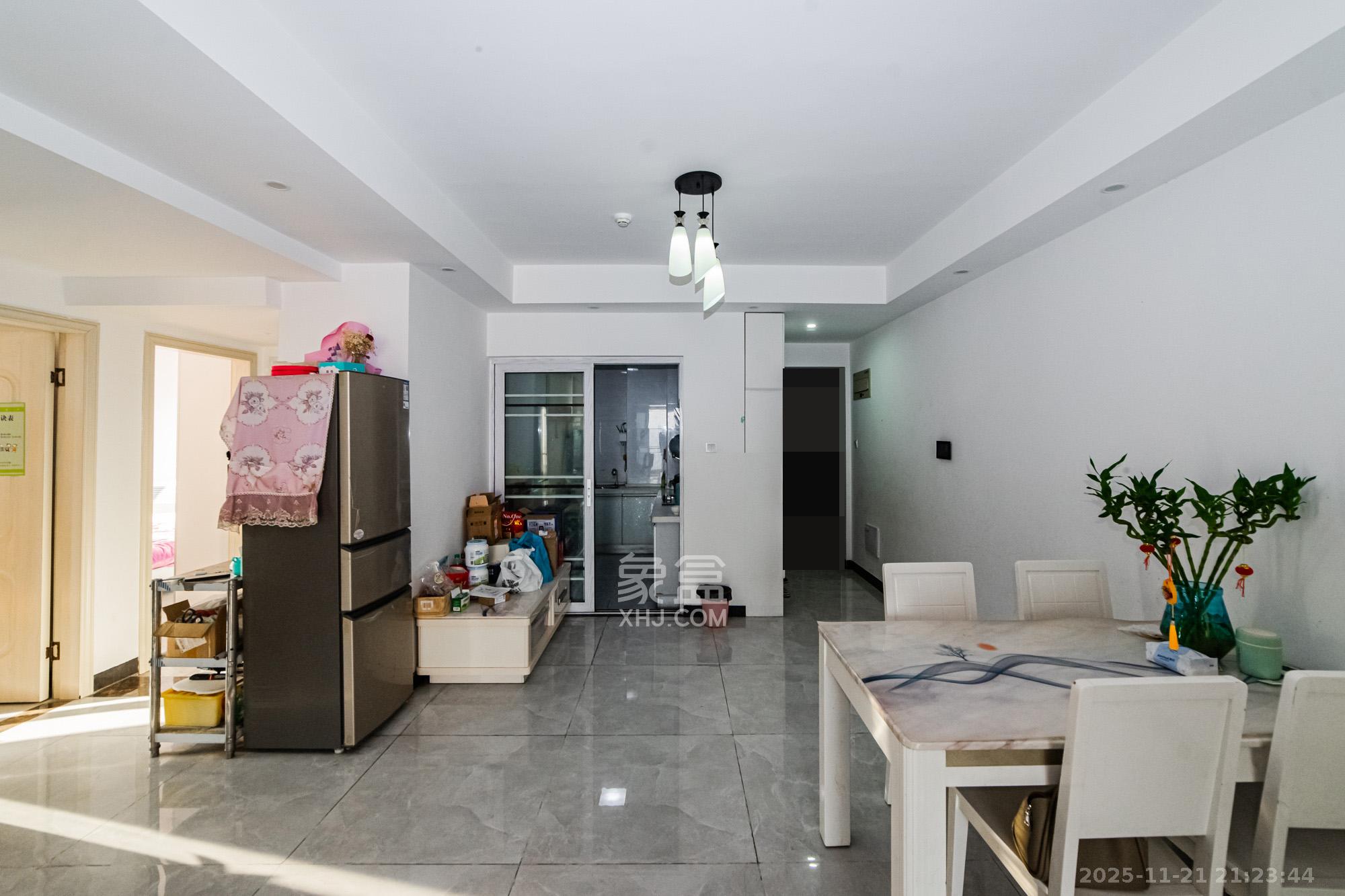 北辰三角洲C3区 3室2厅2卫 145.0万 北辰三角洲C3区 3室2厅2卫 145.0万客厅