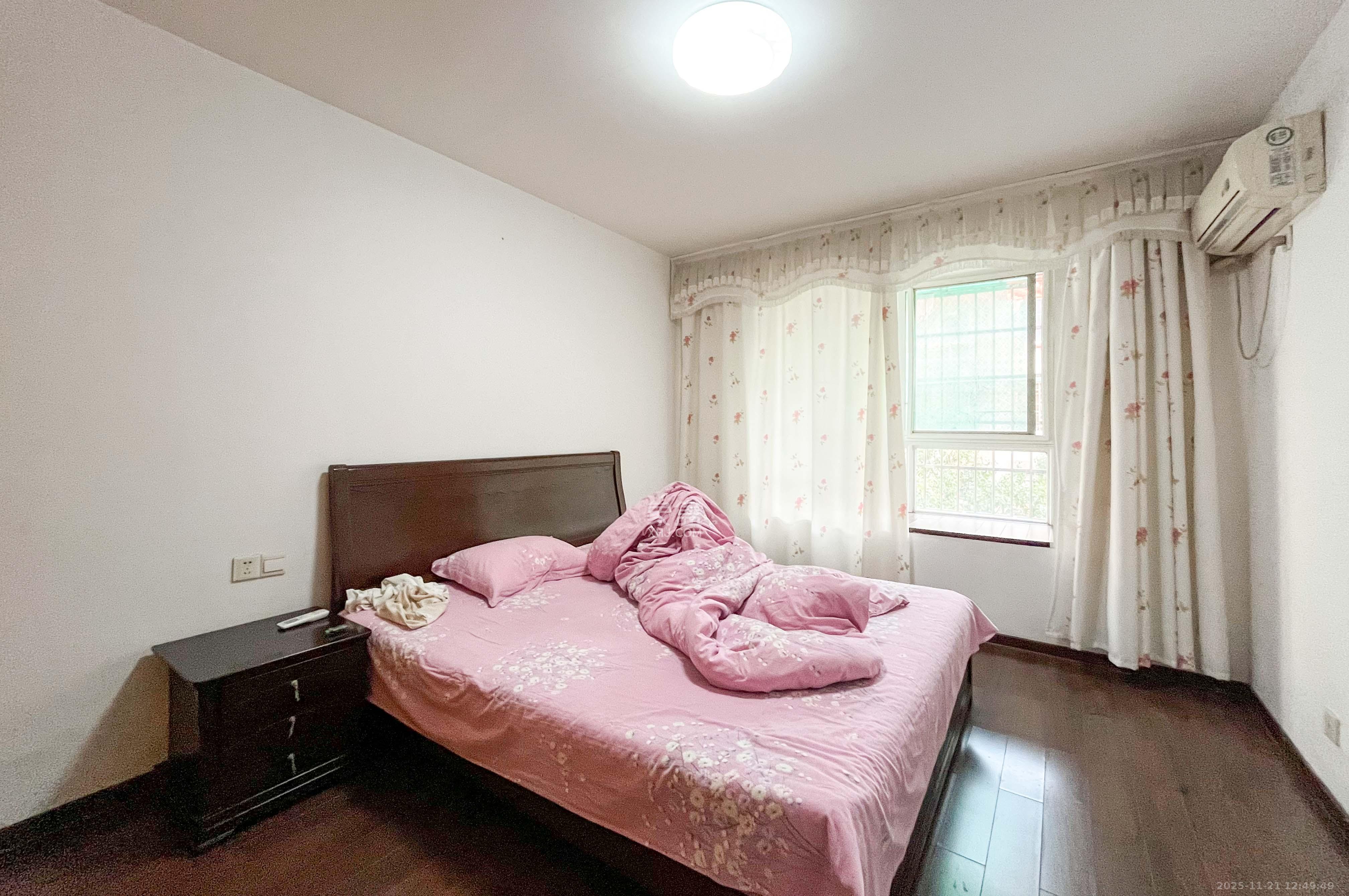 老灯泡厂宿舍(啤酒厂宿舍) 3室2厅1卫 68.0万 老灯泡厂宿舍(啤酒厂宿舍) 3室2厅1卫 68.0万其他