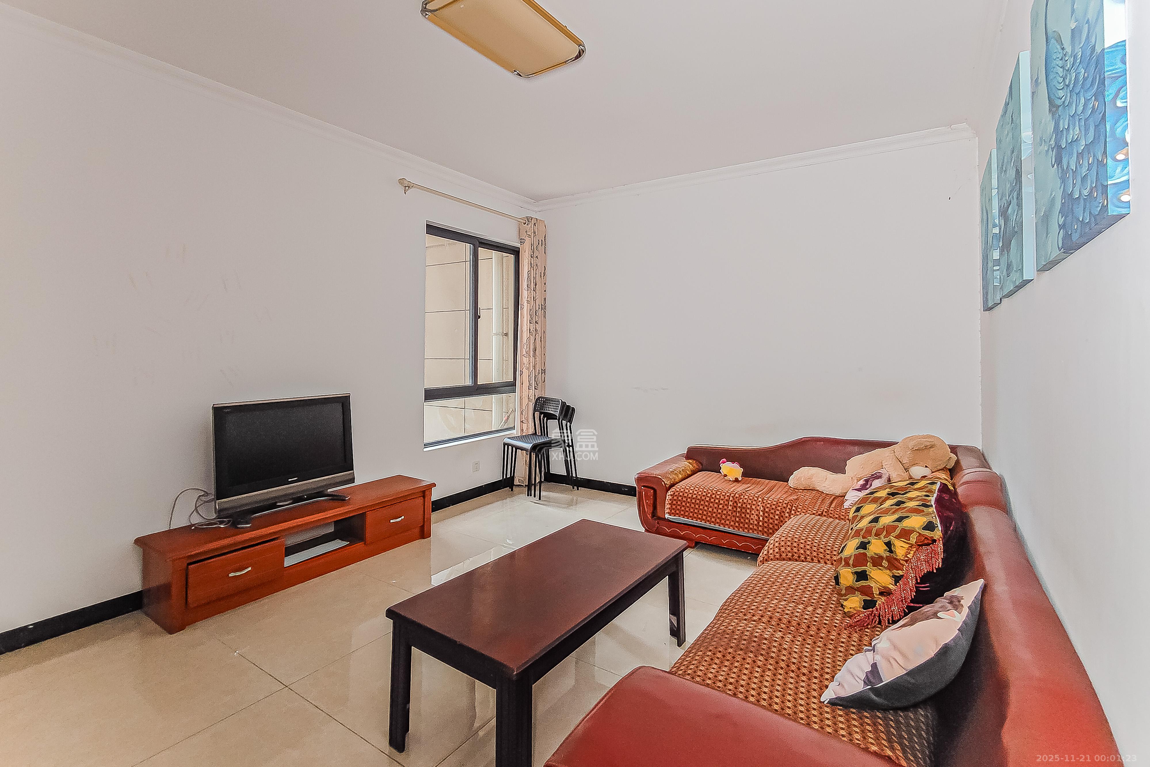 阳光锦城 2室2厅1卫 100.0万 阳光锦城 2室2厅1卫 100.0万客厅