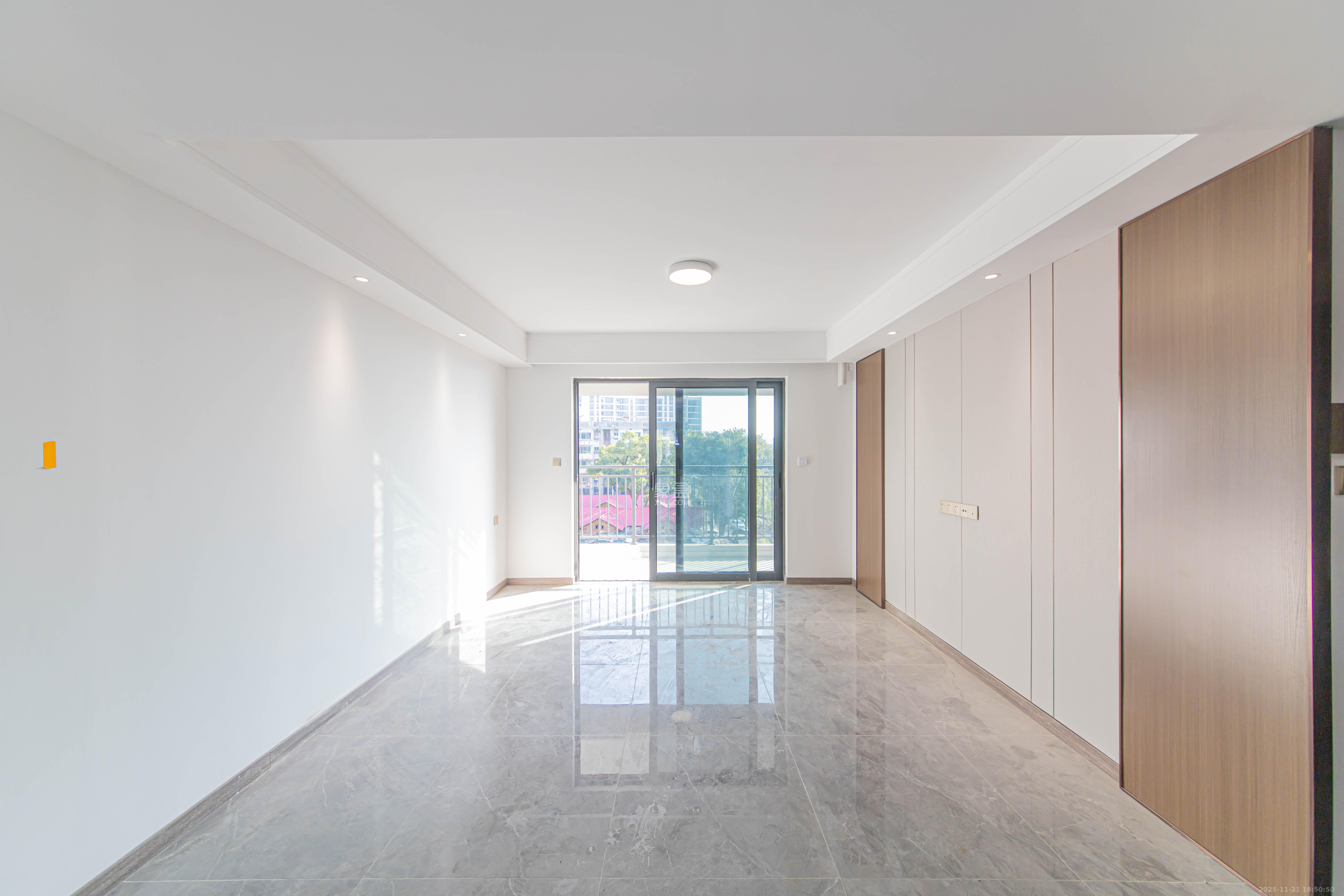 江悦和鸣  4室2厅2卫    215.0万