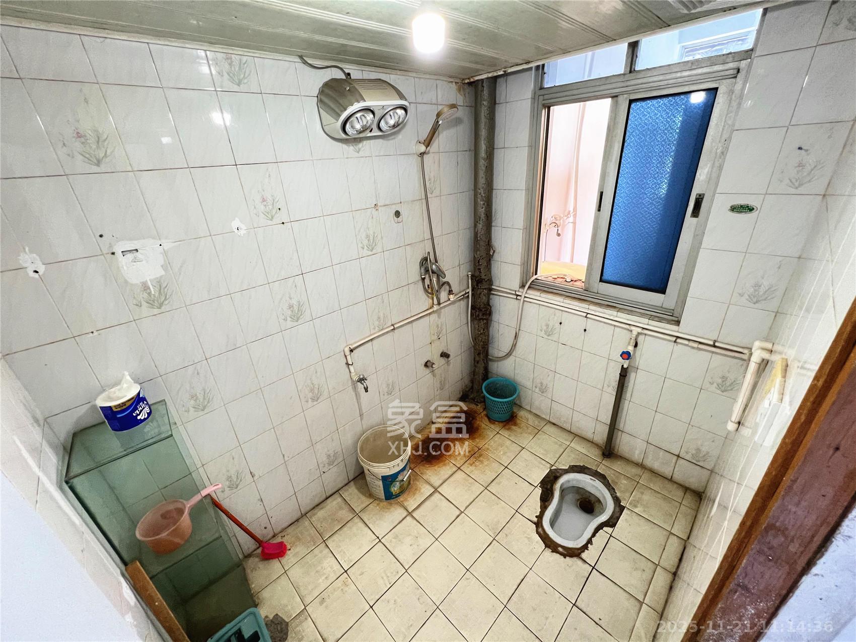 省军区宿舍  3室2厅1卫    2700.0元/月室内图