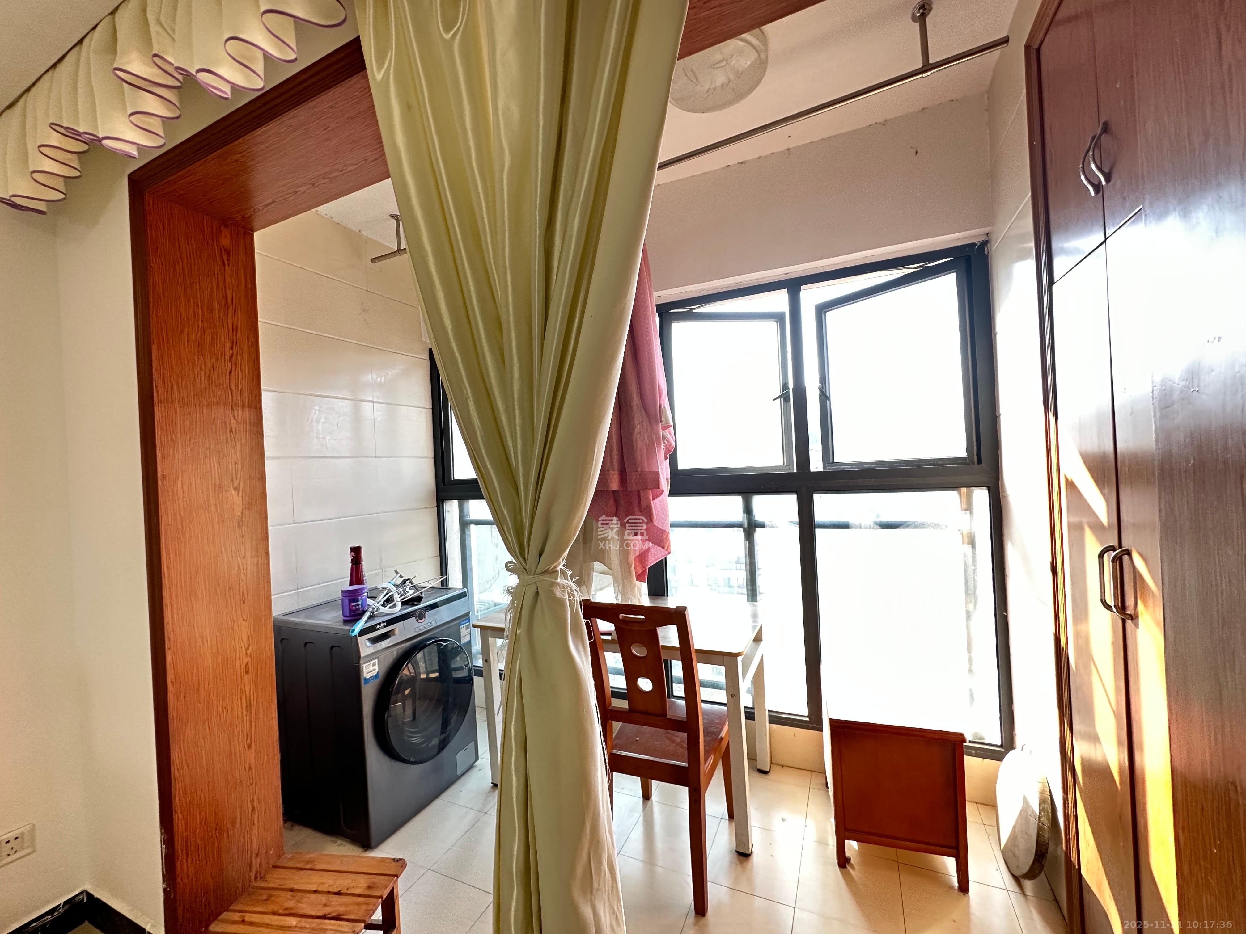 奥克斯广场 3室2厅2卫 3800.0元/月 奥克斯广场 3室2厅2卫 3800.0元/月室内图