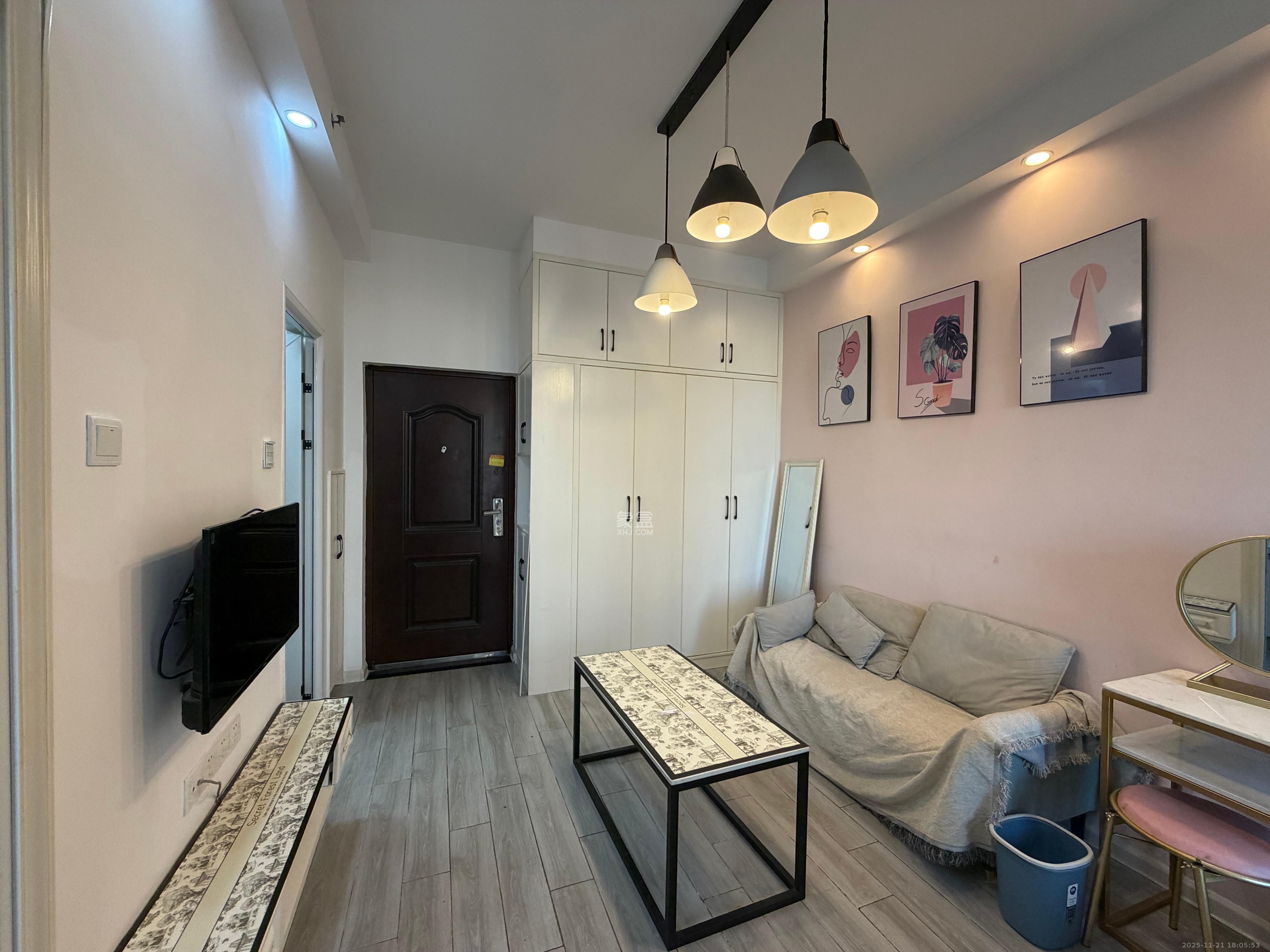 荣悦台 1室1厅1卫 1900.0元/月 荣悦台 1室1厅1卫 1900.0元/月室内图