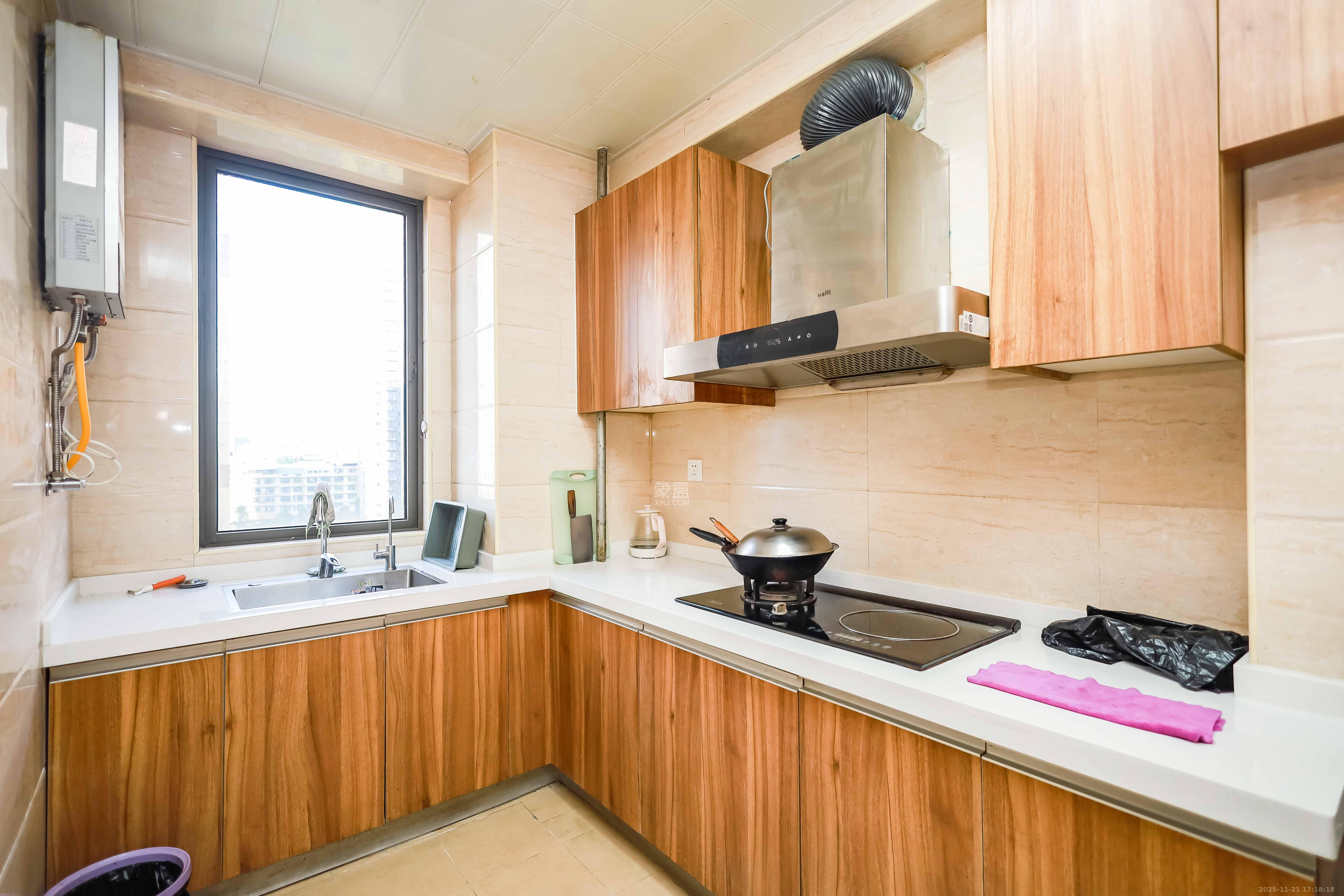 麓谷小镇 3室2厅1卫 52.0万 麓谷小镇 3室2厅1卫 52.0万厨房