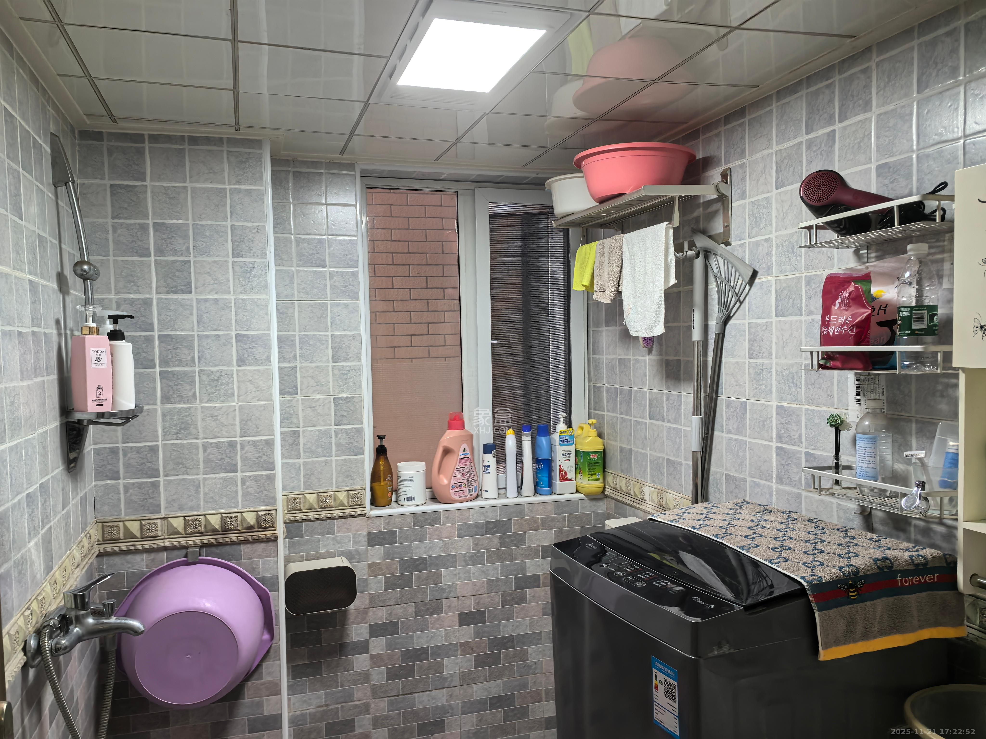 丽发新城 2室2厅1卫 1800.0元/月 丽发新城 2室2厅1卫 1800.0元/月室内图