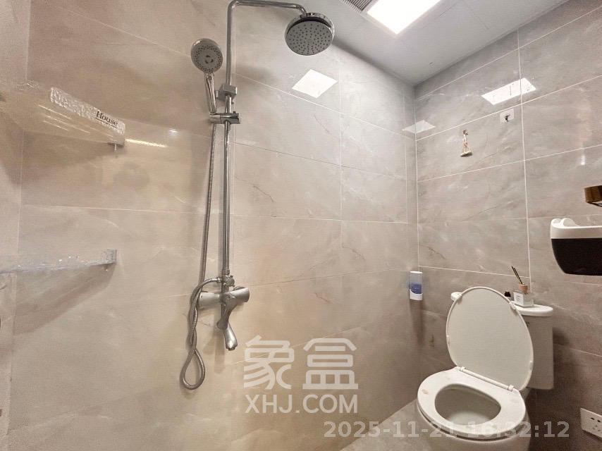 荣悦台 1室1厅1卫 2400.0元/月 荣悦台 1室1厅1卫 2400.0元/月室内图