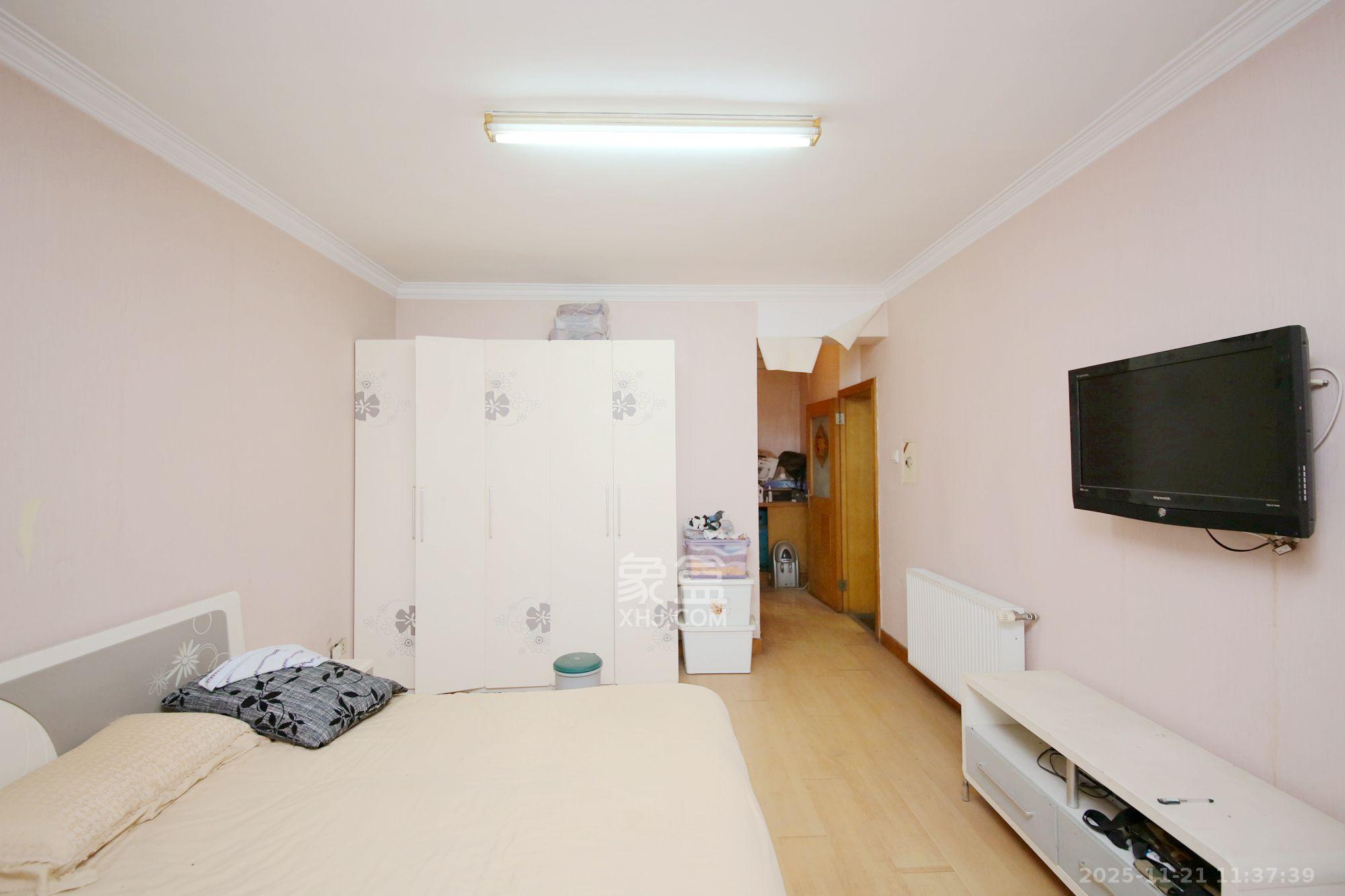 铭园小区  5室2厅3卫    4500.0元/月室内图