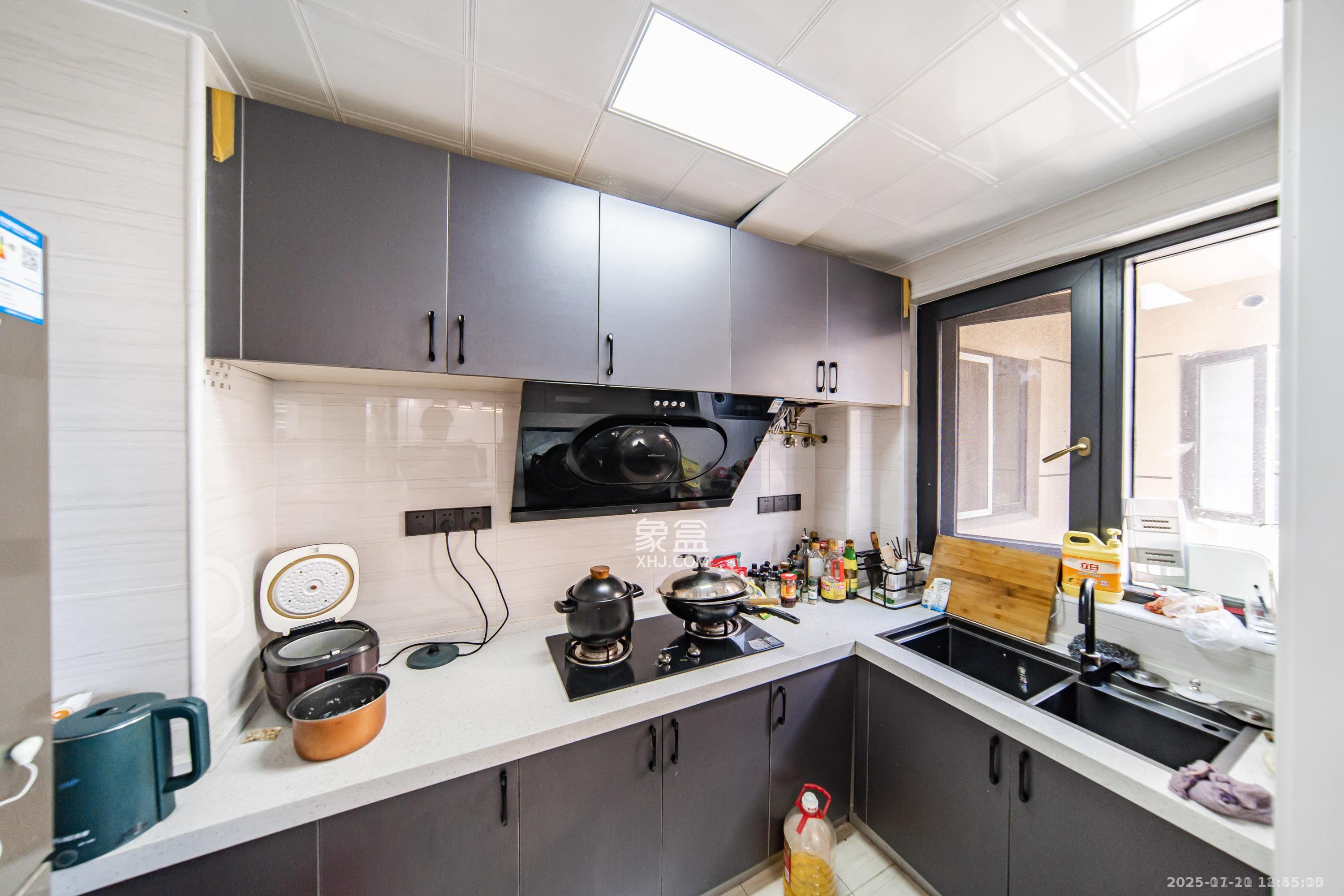 金科世界城  3室2厅2卫    2500.0元/月室内图