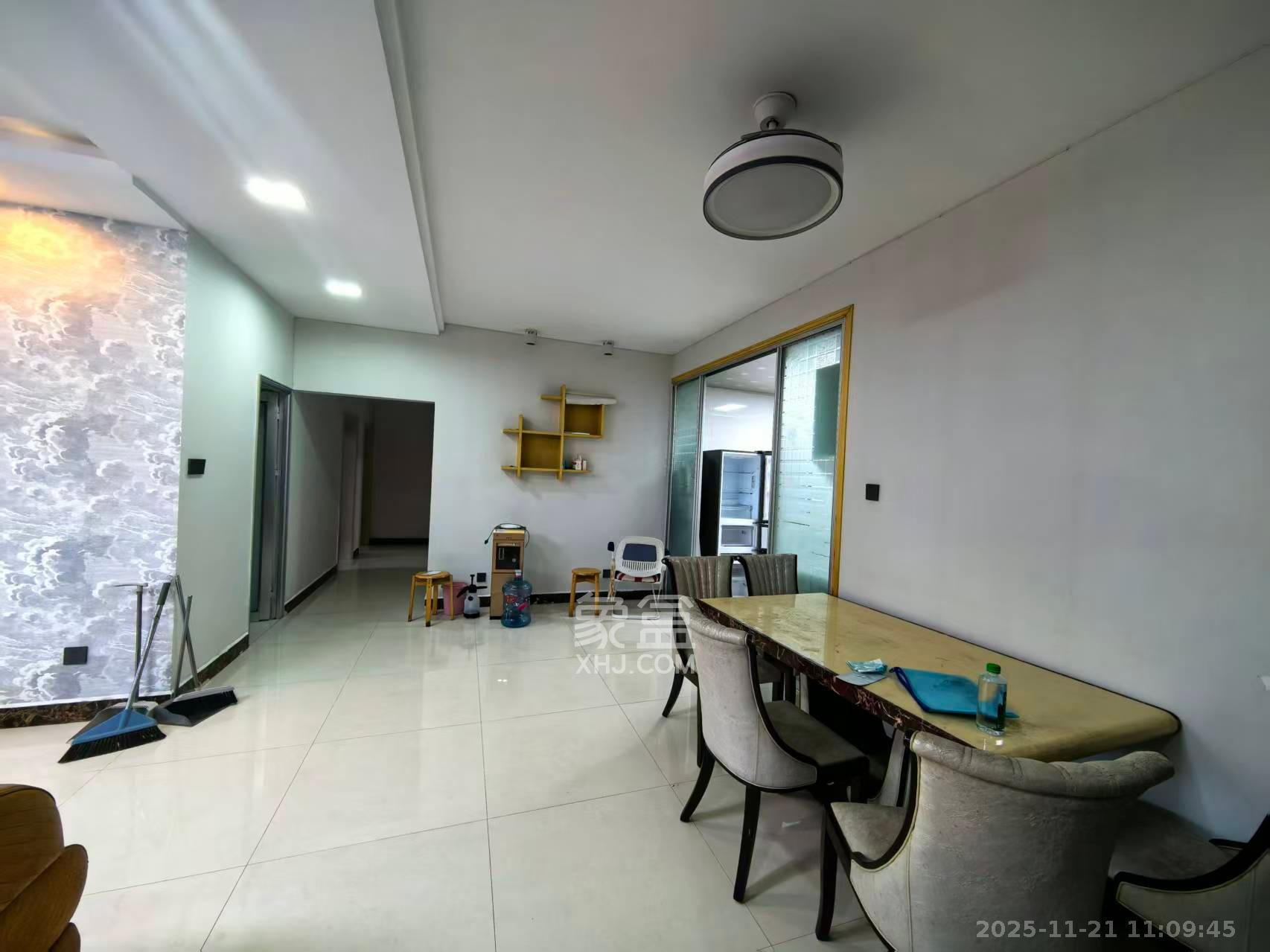 湖南开放大学  4室2厅2卫    3000.0元/月室内图