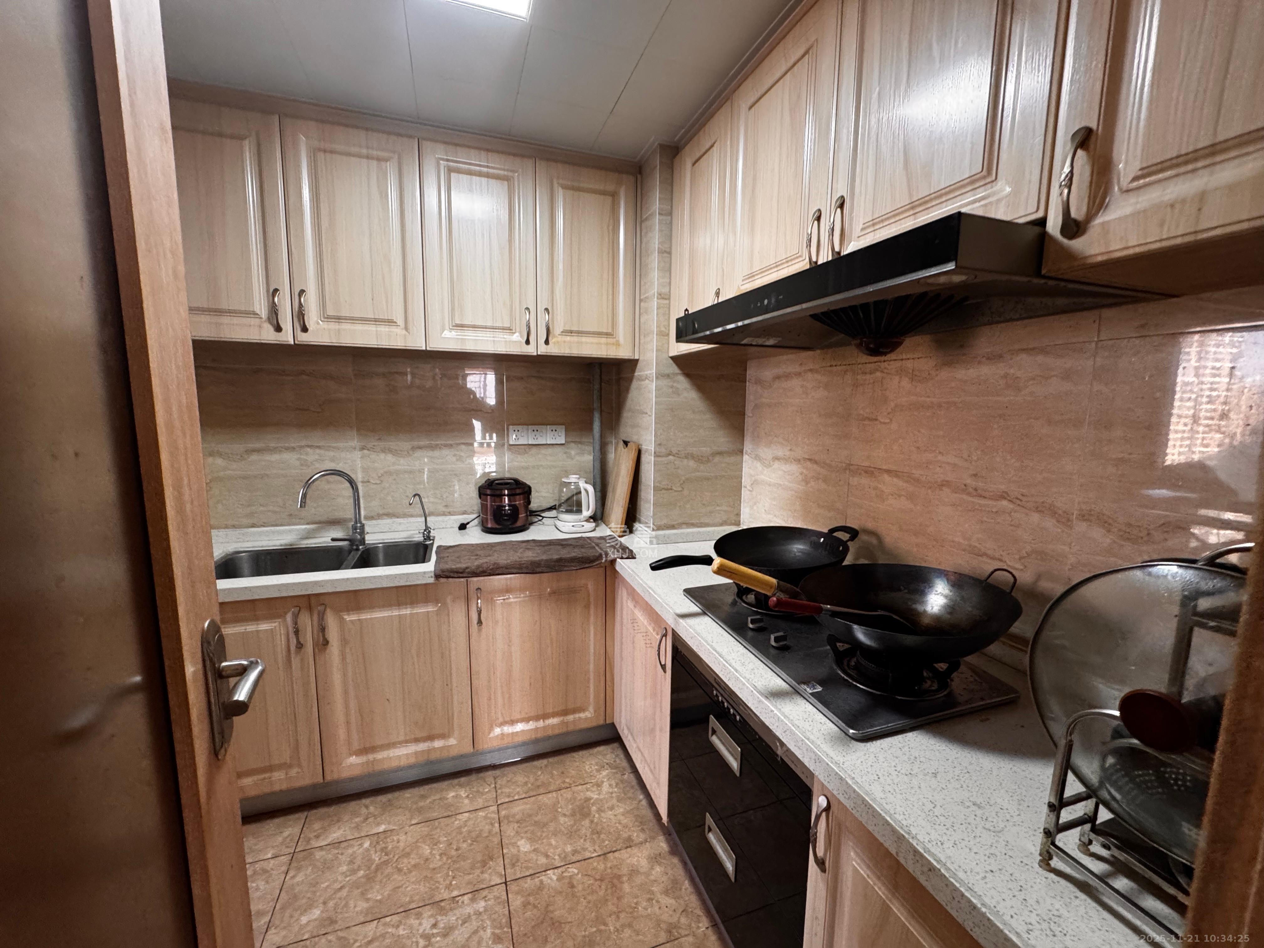 万润滨江天著  4室2厅2卫    2200.0元/月室内图