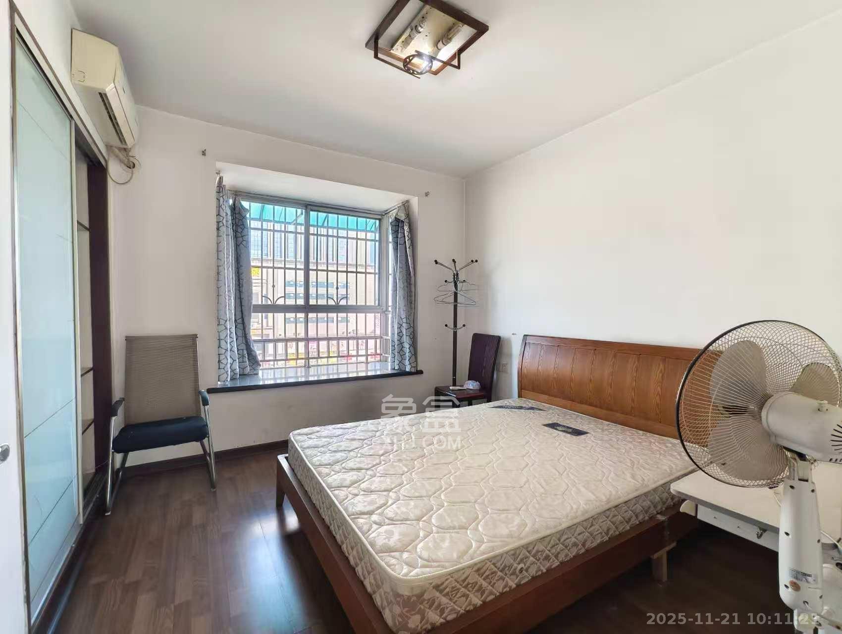 新世纪家园 3室2厅2卫 2600.0元/月 新世纪家园 3室2厅2卫 2600.0元/月室内图