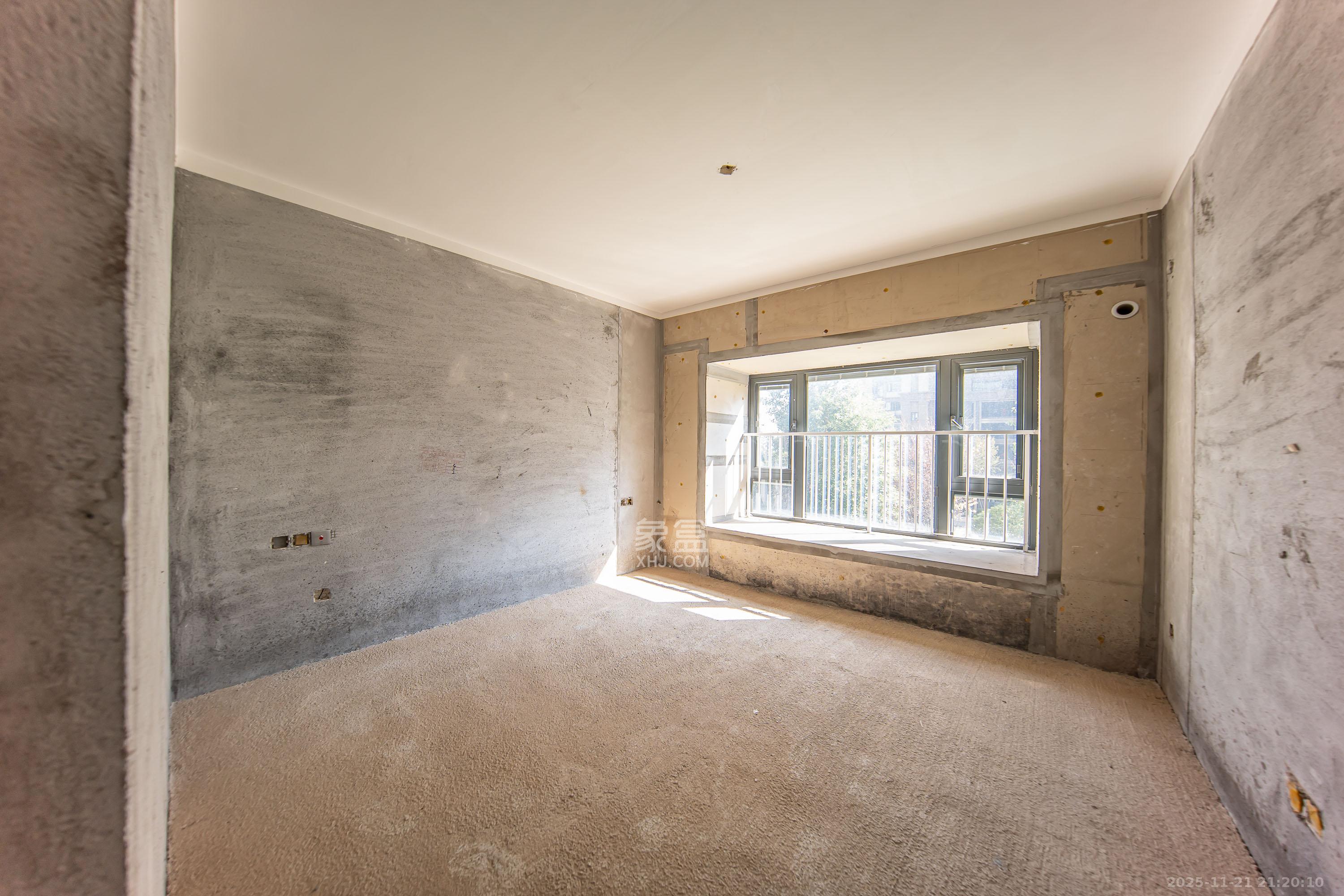 梦想滨江左岸 4室2厅2卫 100.0万 梦想滨江左岸 4室2厅2卫 100.0万卧室