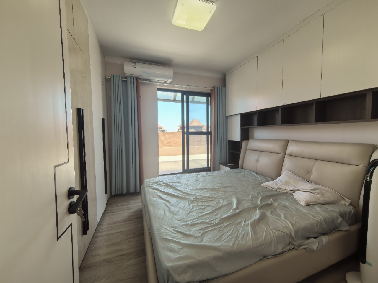 南海幸福汇  3室2厅2卫    125.0万