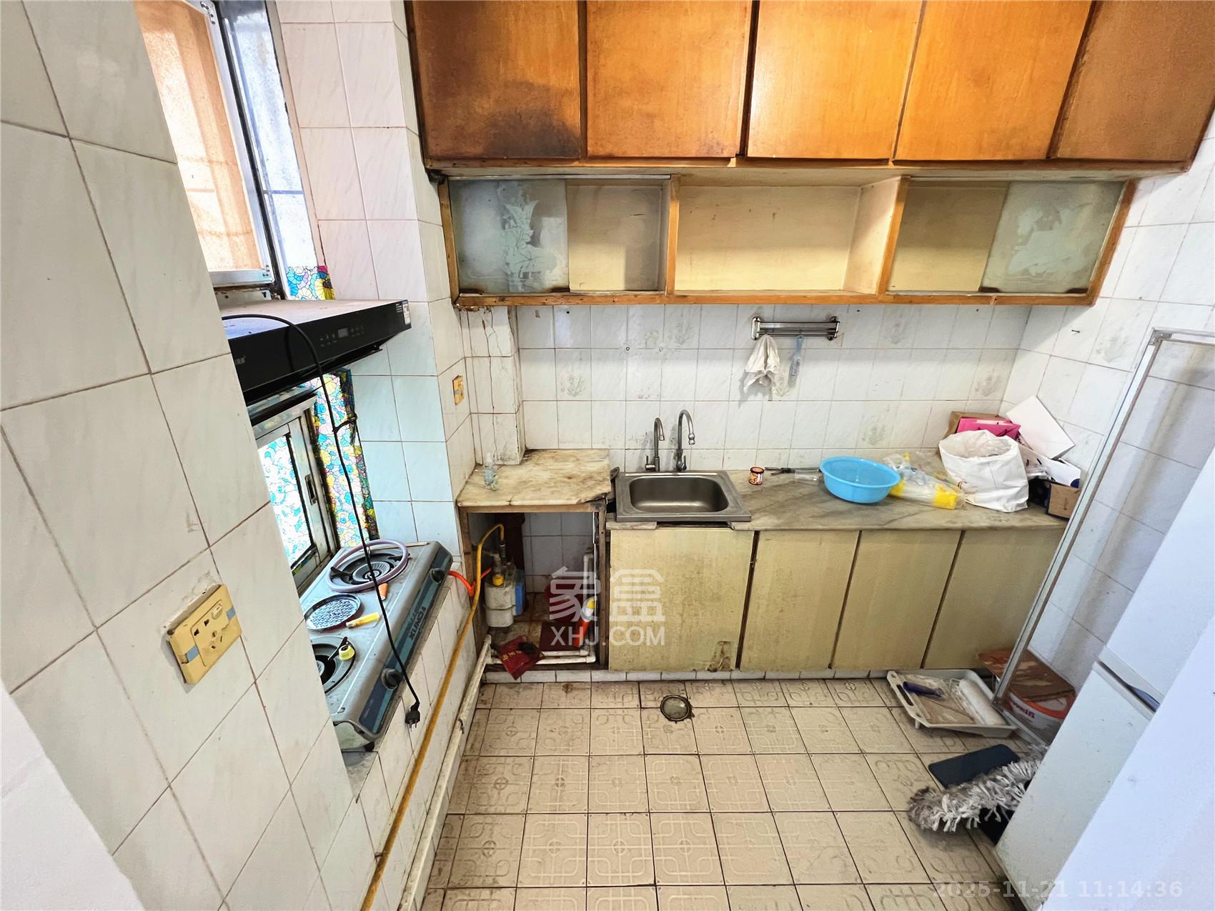 省军区宿舍  3室2厅1卫    2700.0元/月室内图