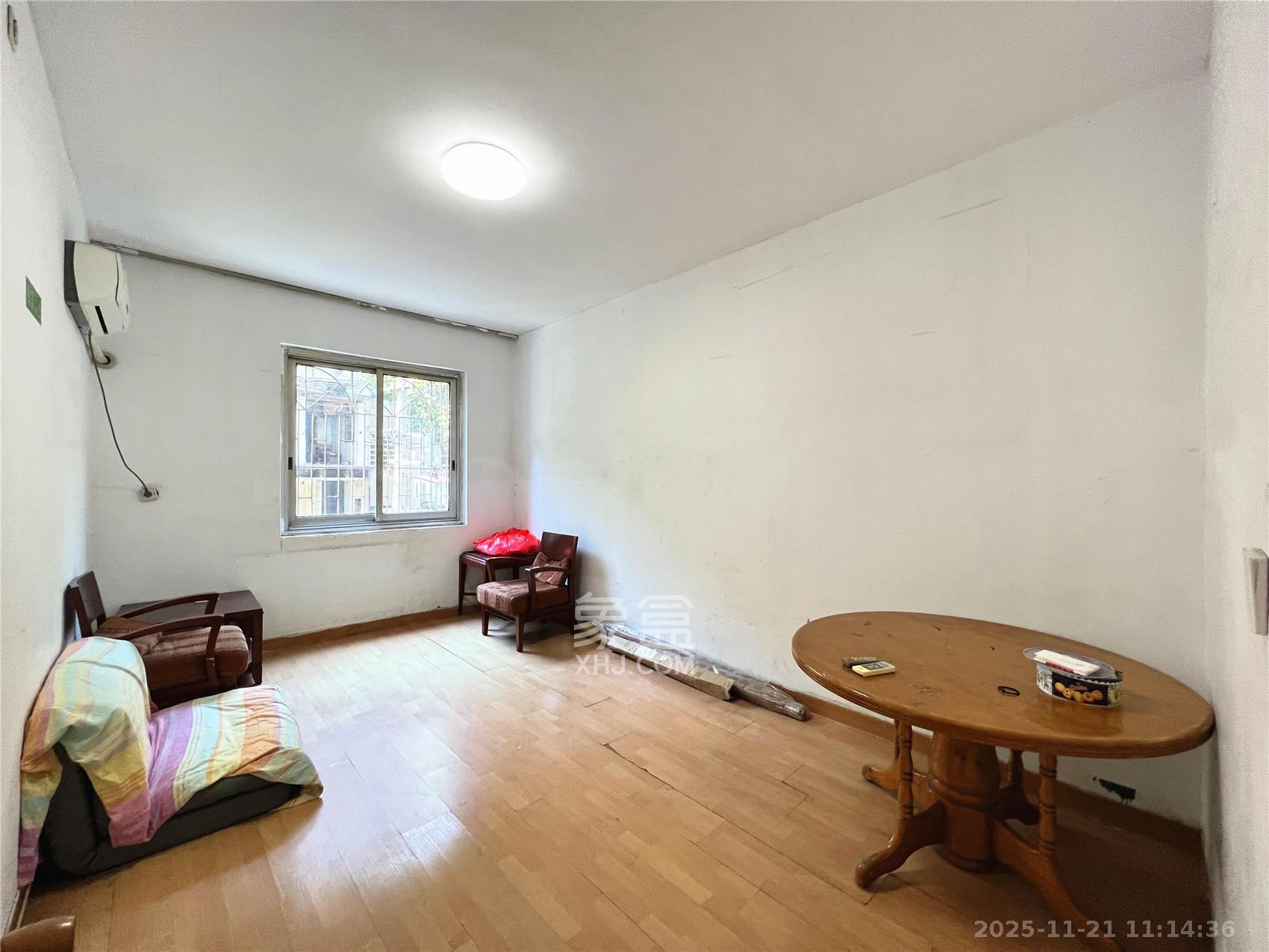 省军区宿舍  3室2厅1卫    2700.0元/月室内图