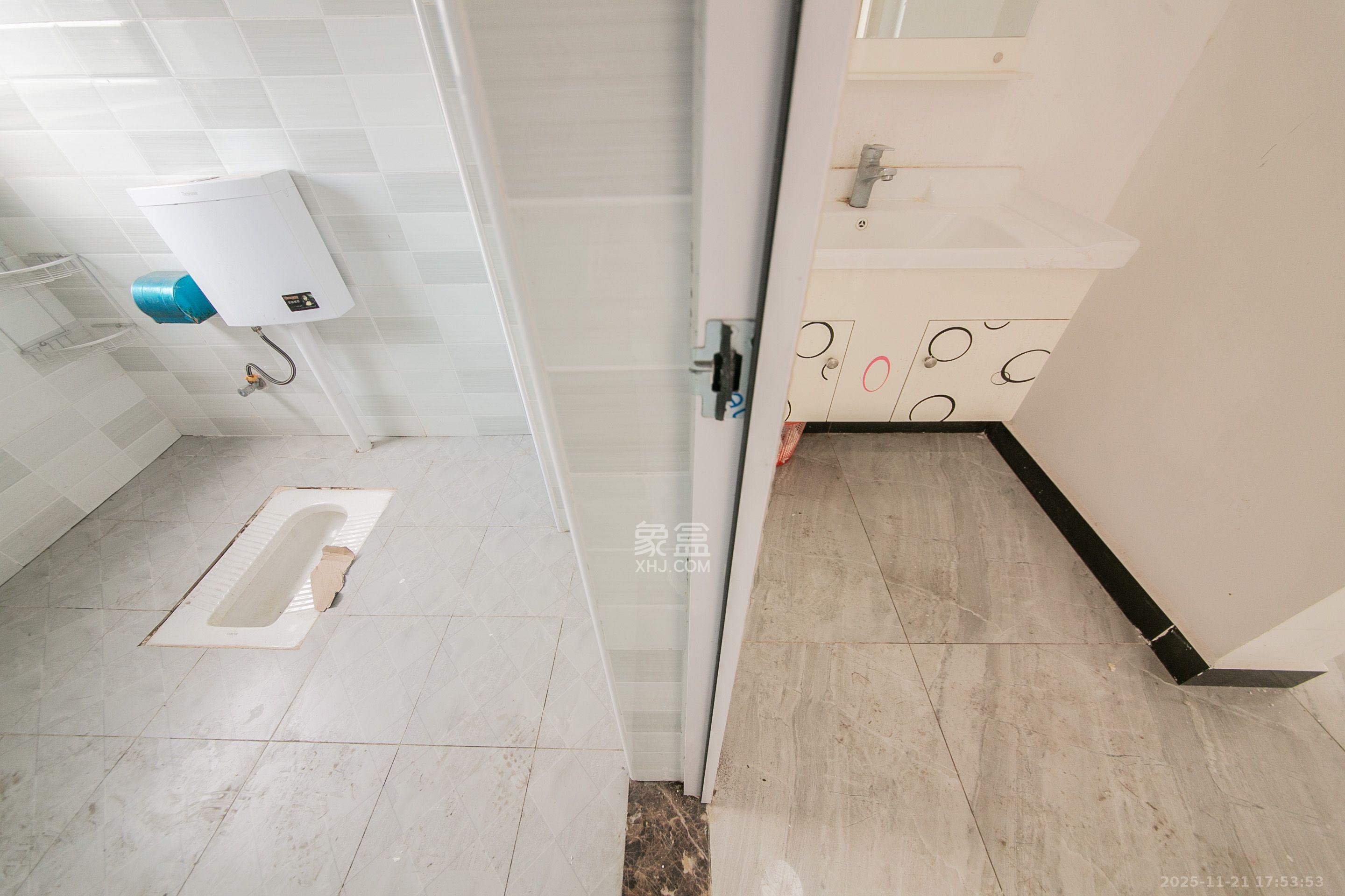 湘江世纪城融江苑  4室2厅2卫    2600.0元/月室内图