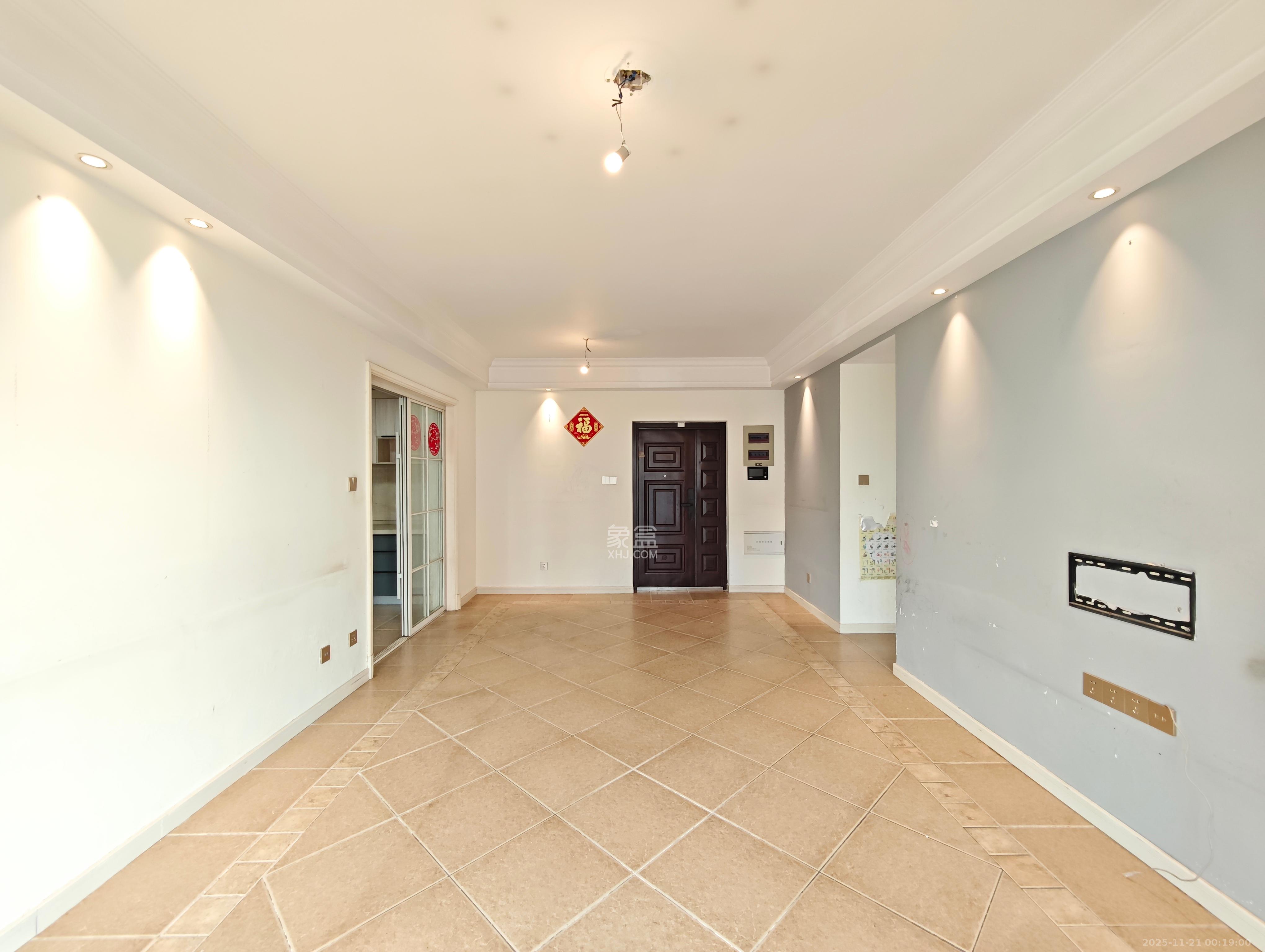 保利城（中航城国际社区、郡原美村）  3室2厅2卫    80.0万