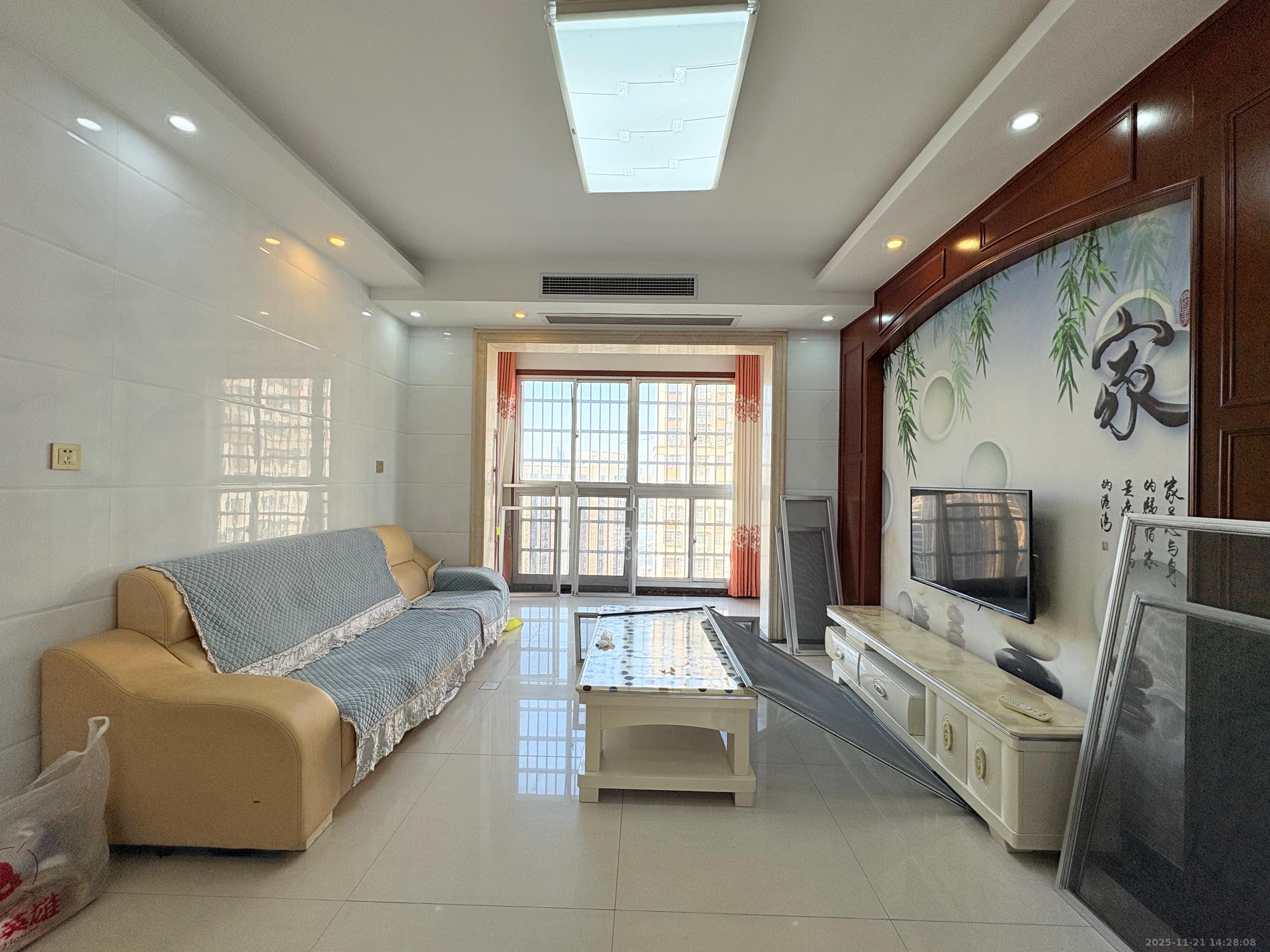 嘉顺苑  3室1厅1卫    2400.0元/月