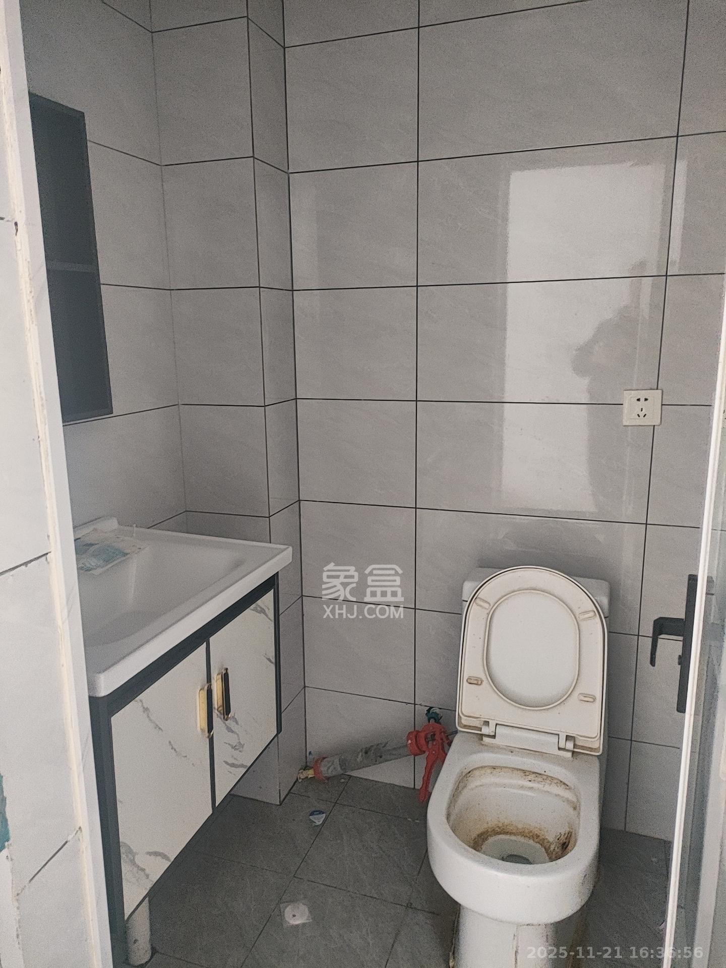 东怡外国(南湖一号) 1室1厅1卫 1700.0元/月 东怡外国(南湖一号) 1室1厅1卫 1700.0元/月室内图