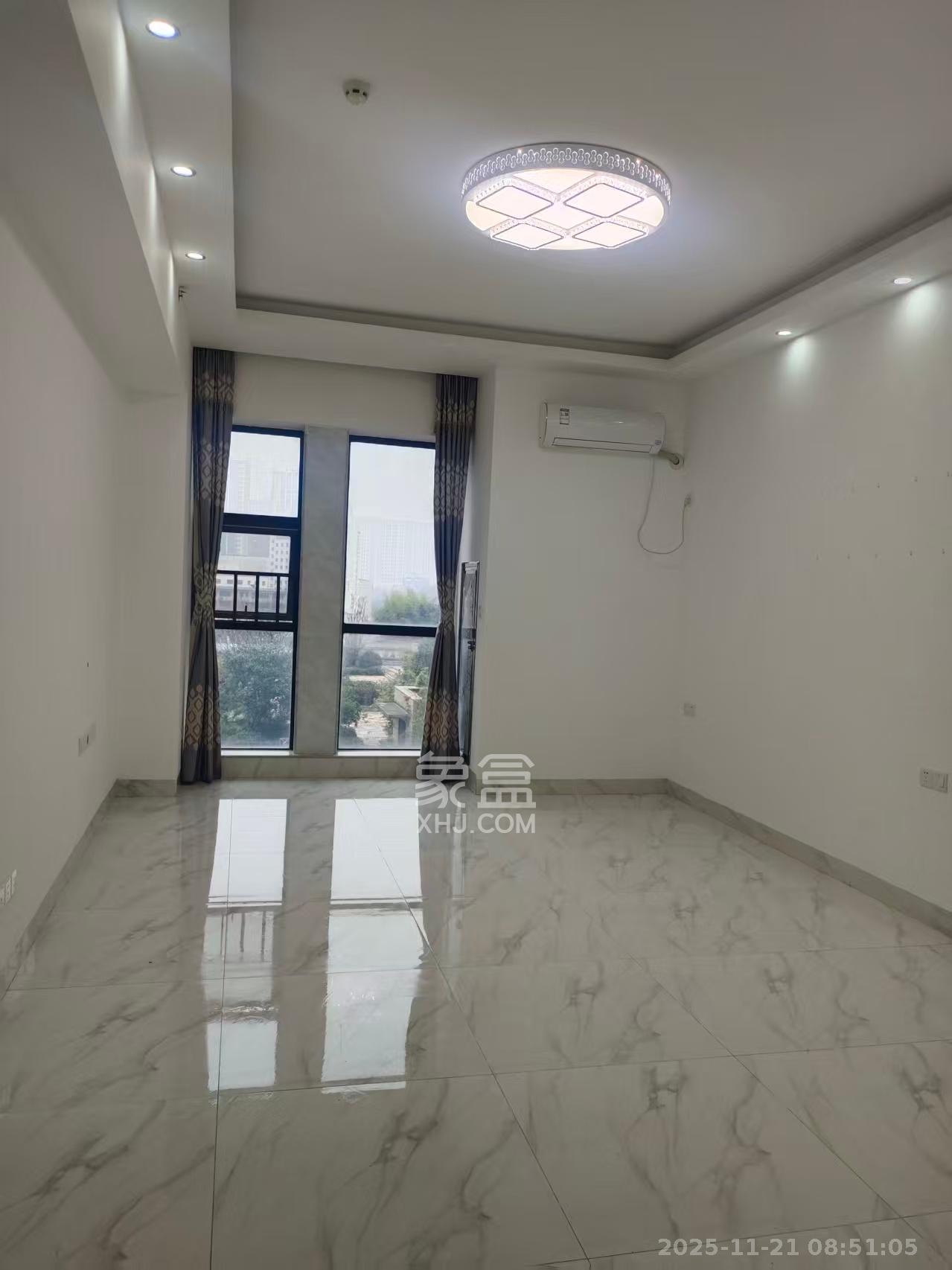 新世界广场 1室1厅1卫 1600.0元/月 新世界广场 1室1厅1卫 1600.0元/月室内图