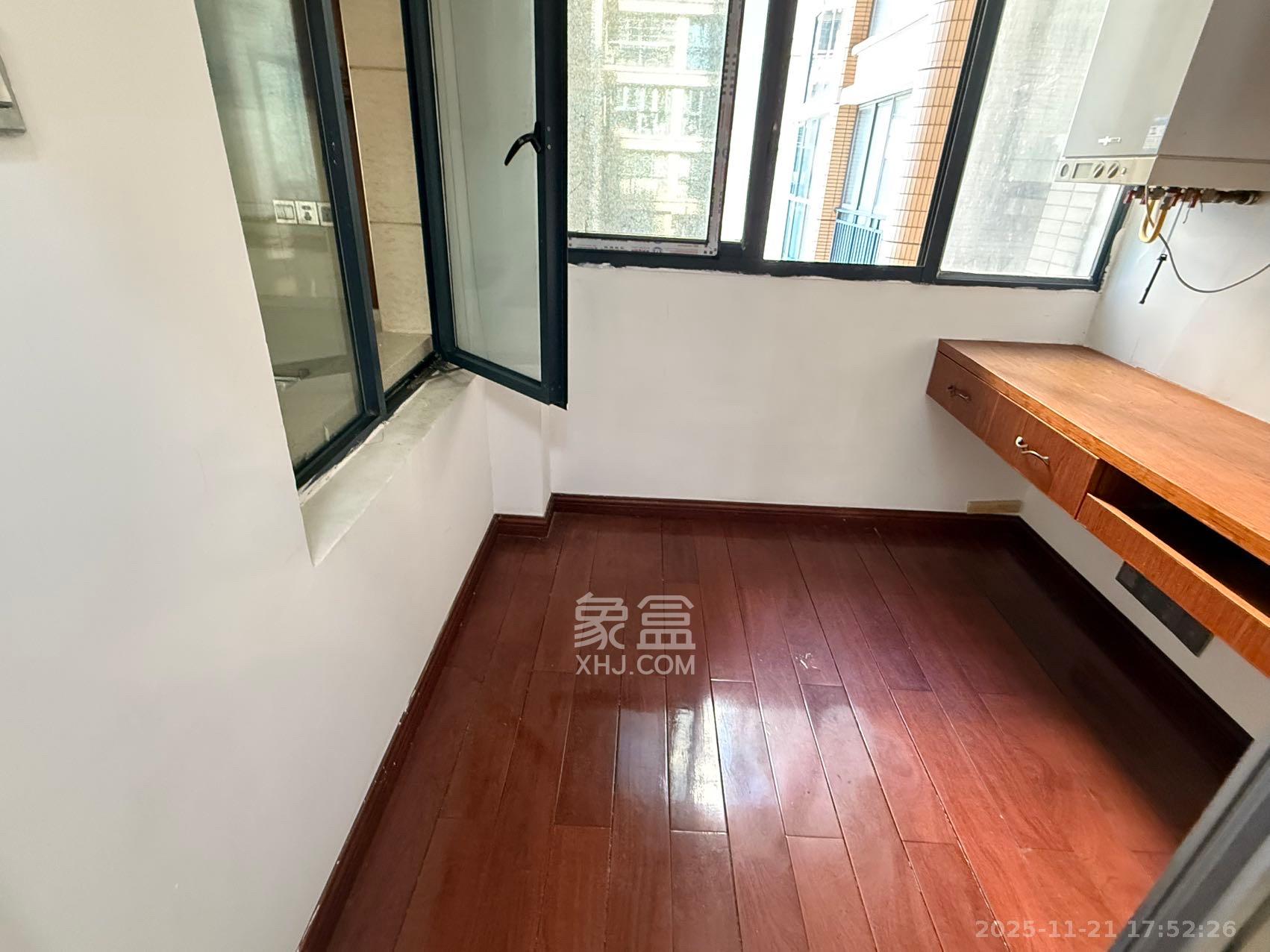 融圣国际  3室2厅2卫    3500.0元/月室内图