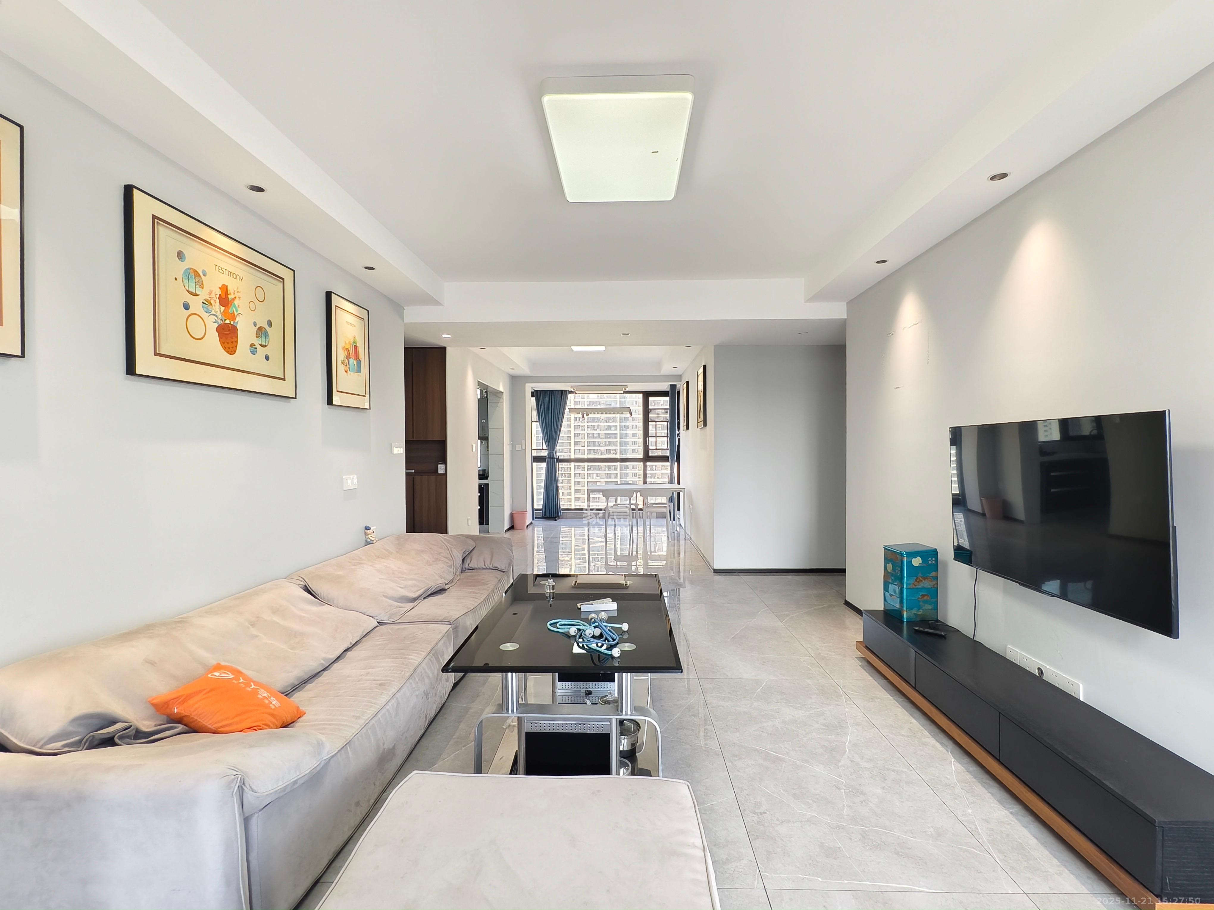 世茂璀璨天城  4室2厅2卫    4000.0元/月室内图