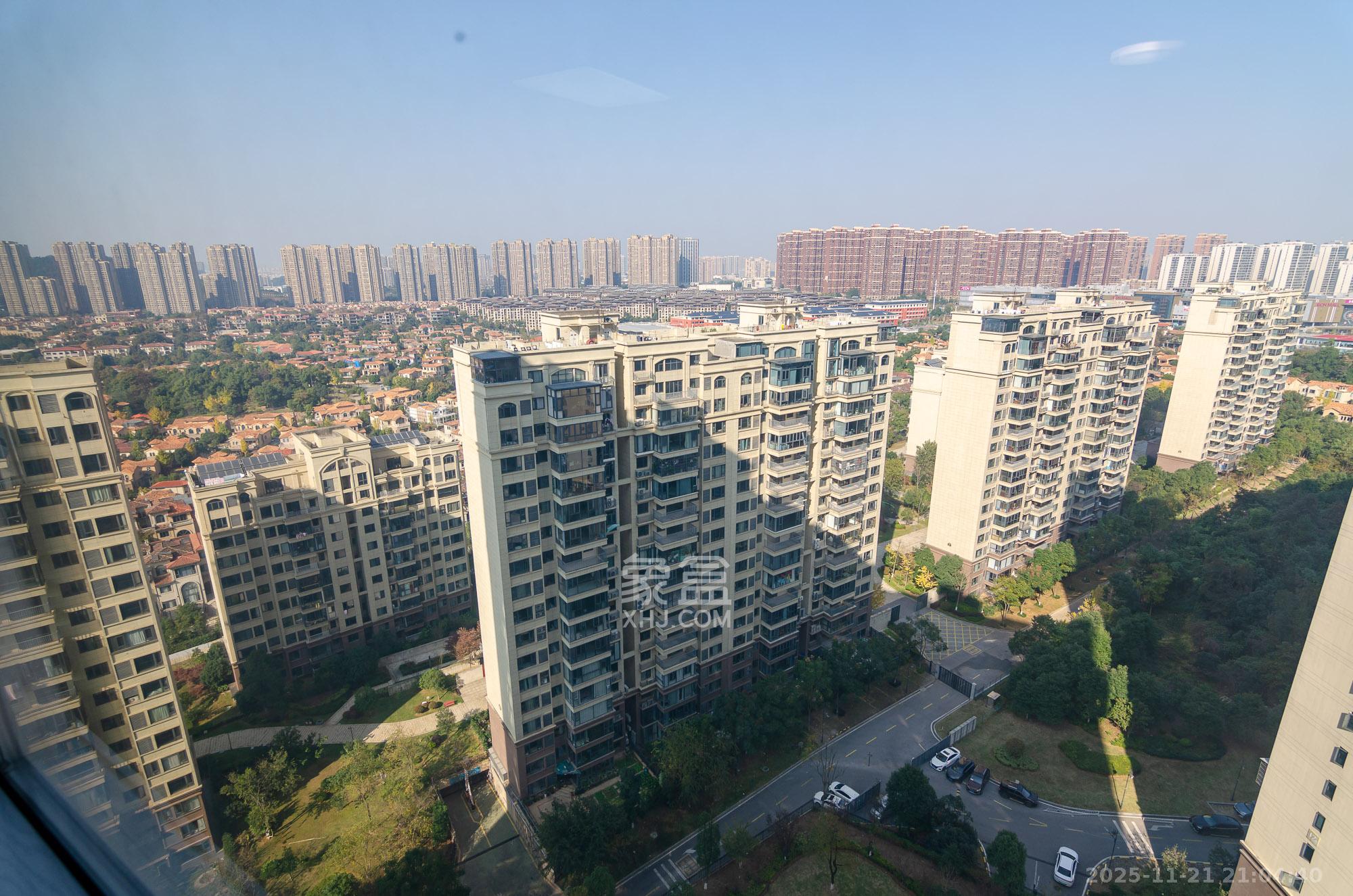 中粮鸿云  3室2厅2卫    81.8万其他