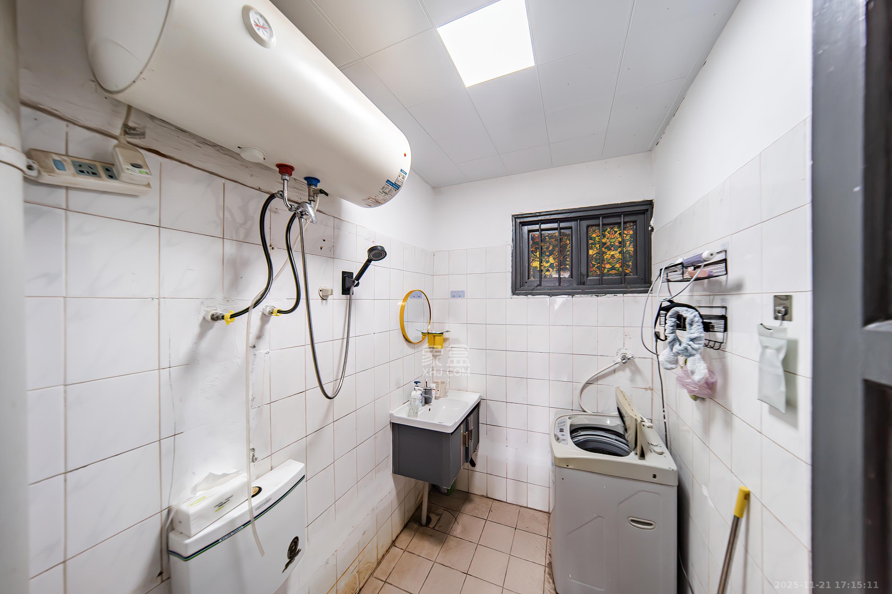 下麻园岭散盘 2室1厅1卫 26.5万 下麻园岭散盘 2室1厅1卫 26.5万卫生间